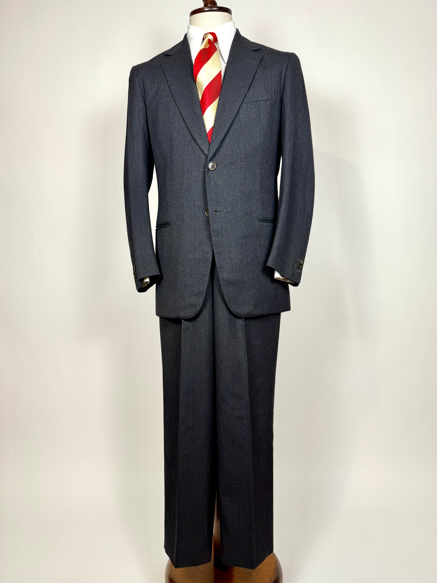 Completo su misura De Paz anni ‘70/‘80 antracite spigato - tg. 46/48