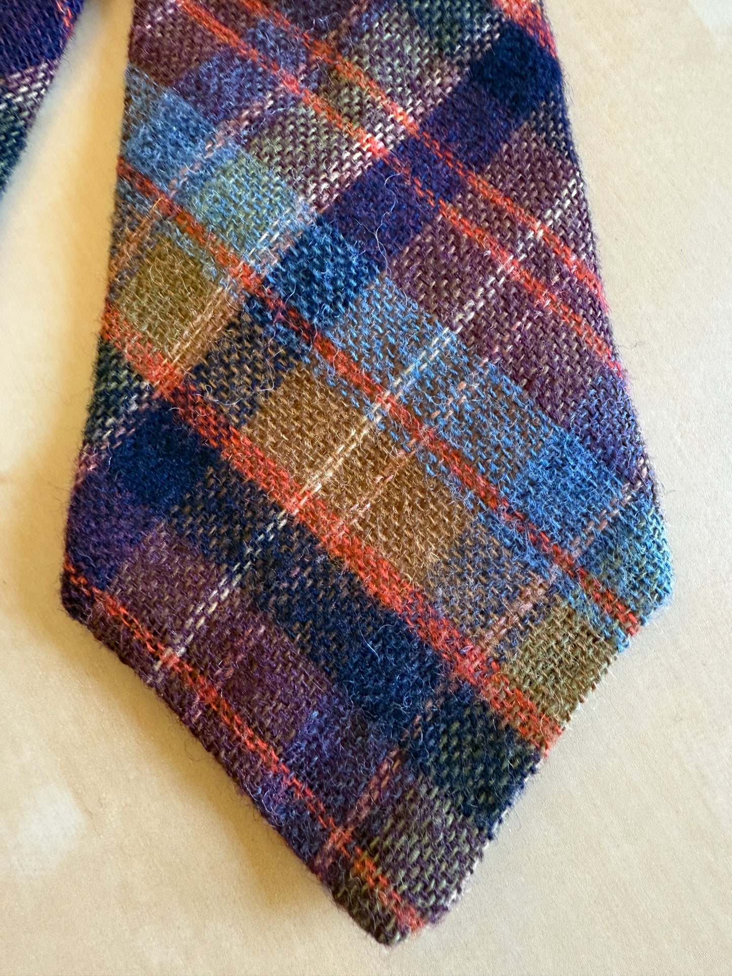 Cravatta anni ‘60 in lana tartan multicolore