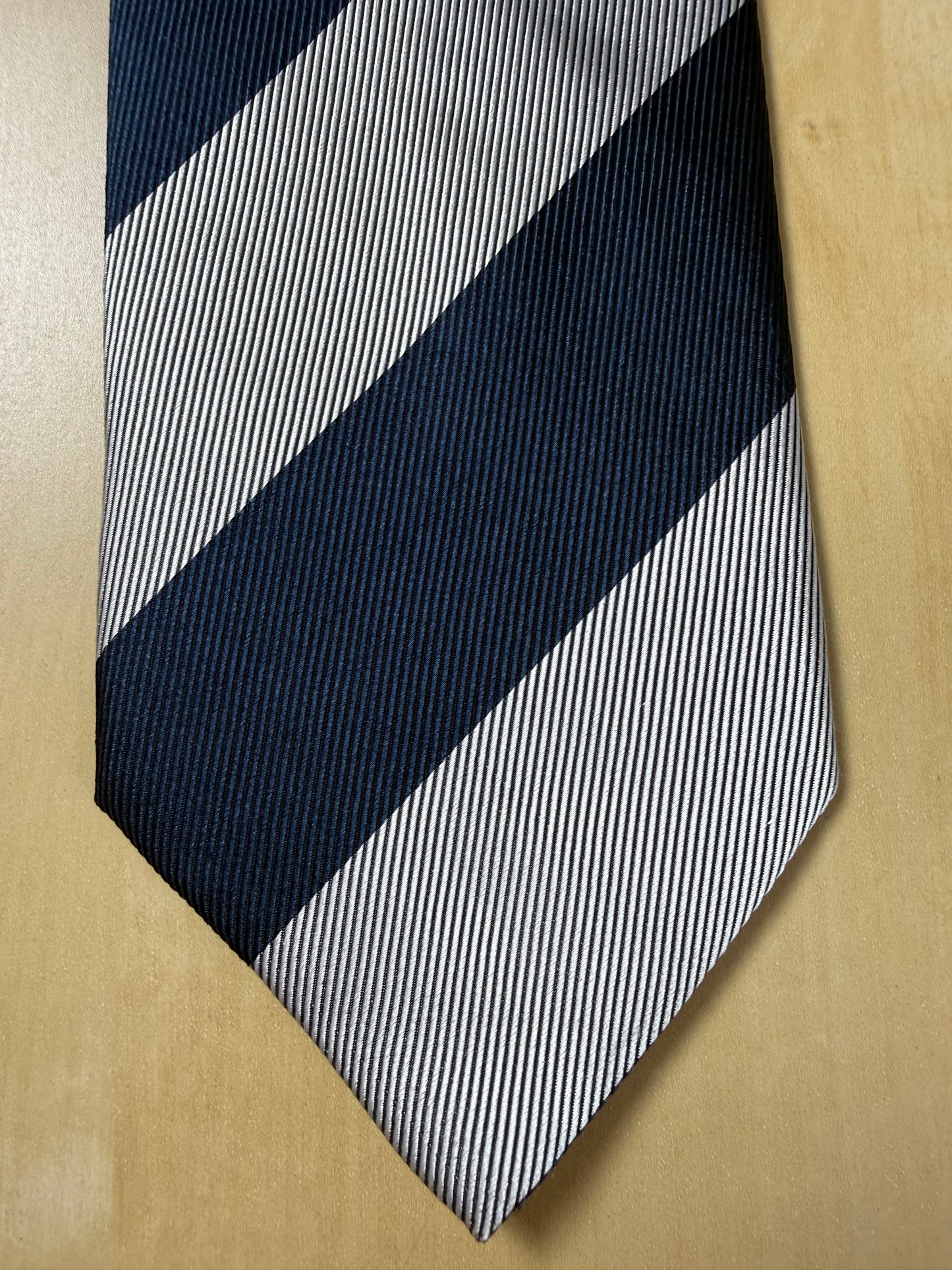 Cravatta regimental navy e argento