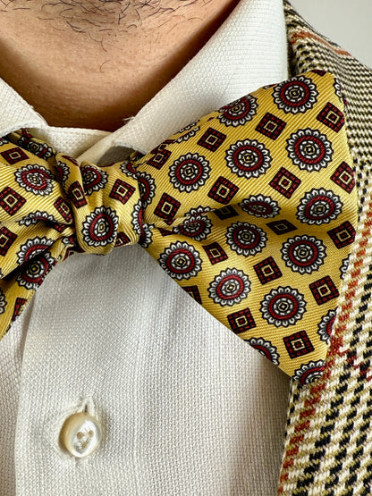 Papillon giallo micro fantasia rosso - collo >41