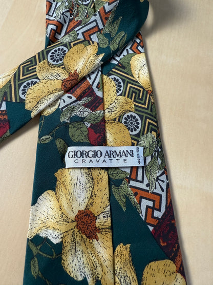 Cravatta Armani in crêpe di seta floreale