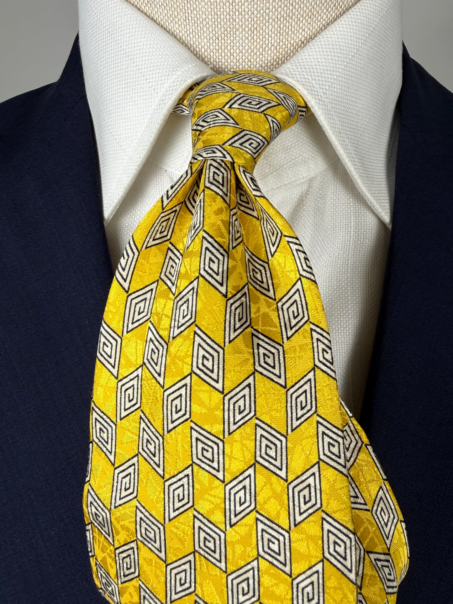 Cravatta Versace V2 fantasia geometrica giallo jacquard