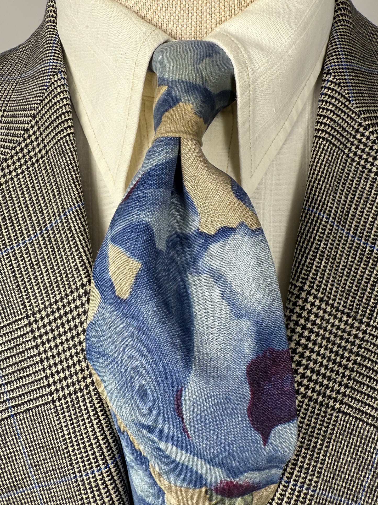 Cravatta Yves Saint Laurent floreale azzurro