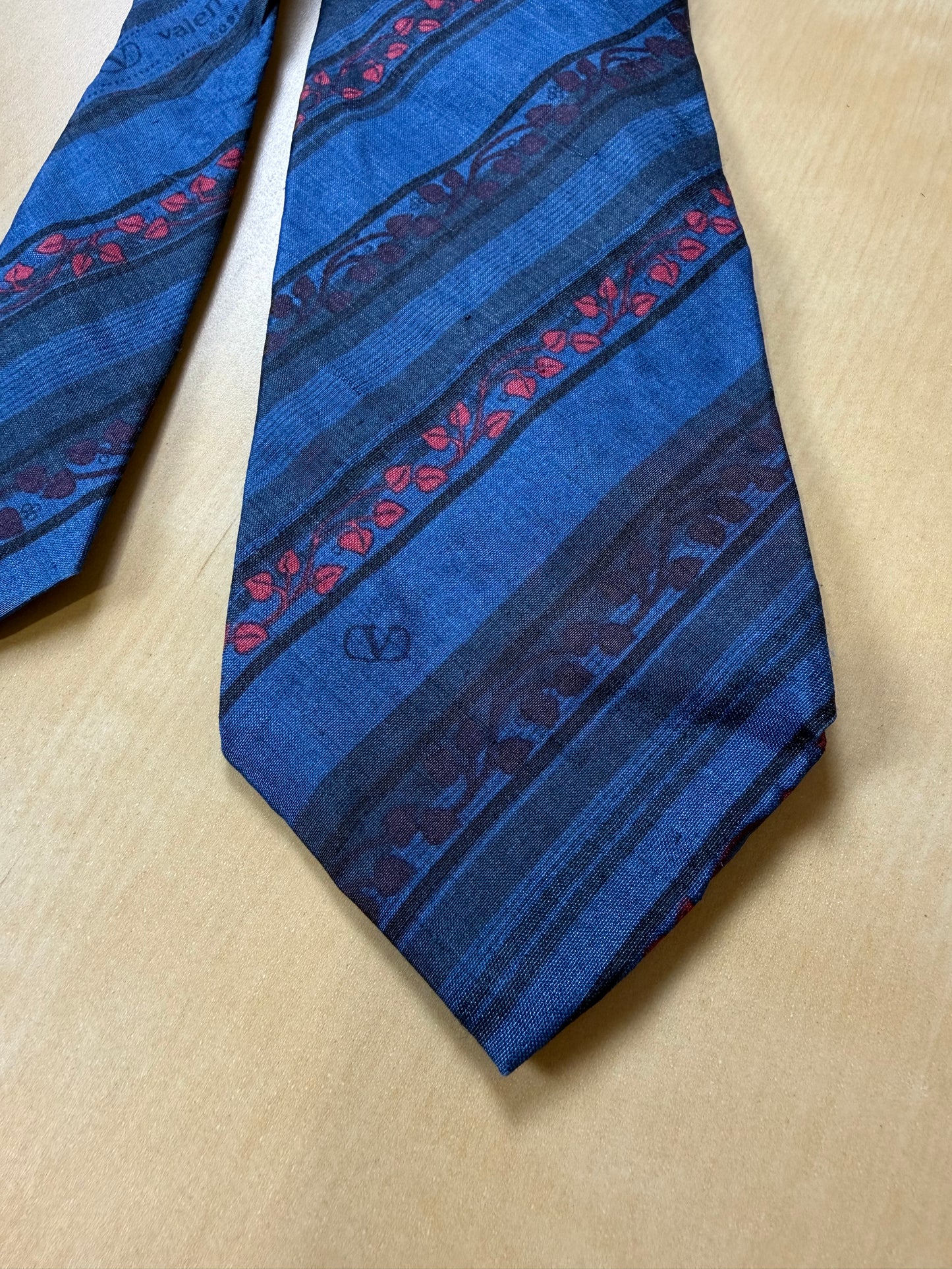 Cravatta Valentino seta shantung blu regimental e floreale