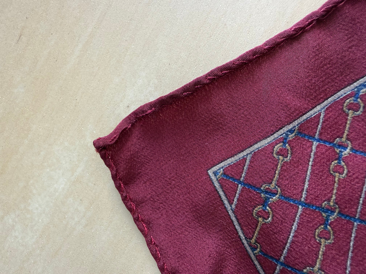 Pochette vintage bordeaux con morsetti