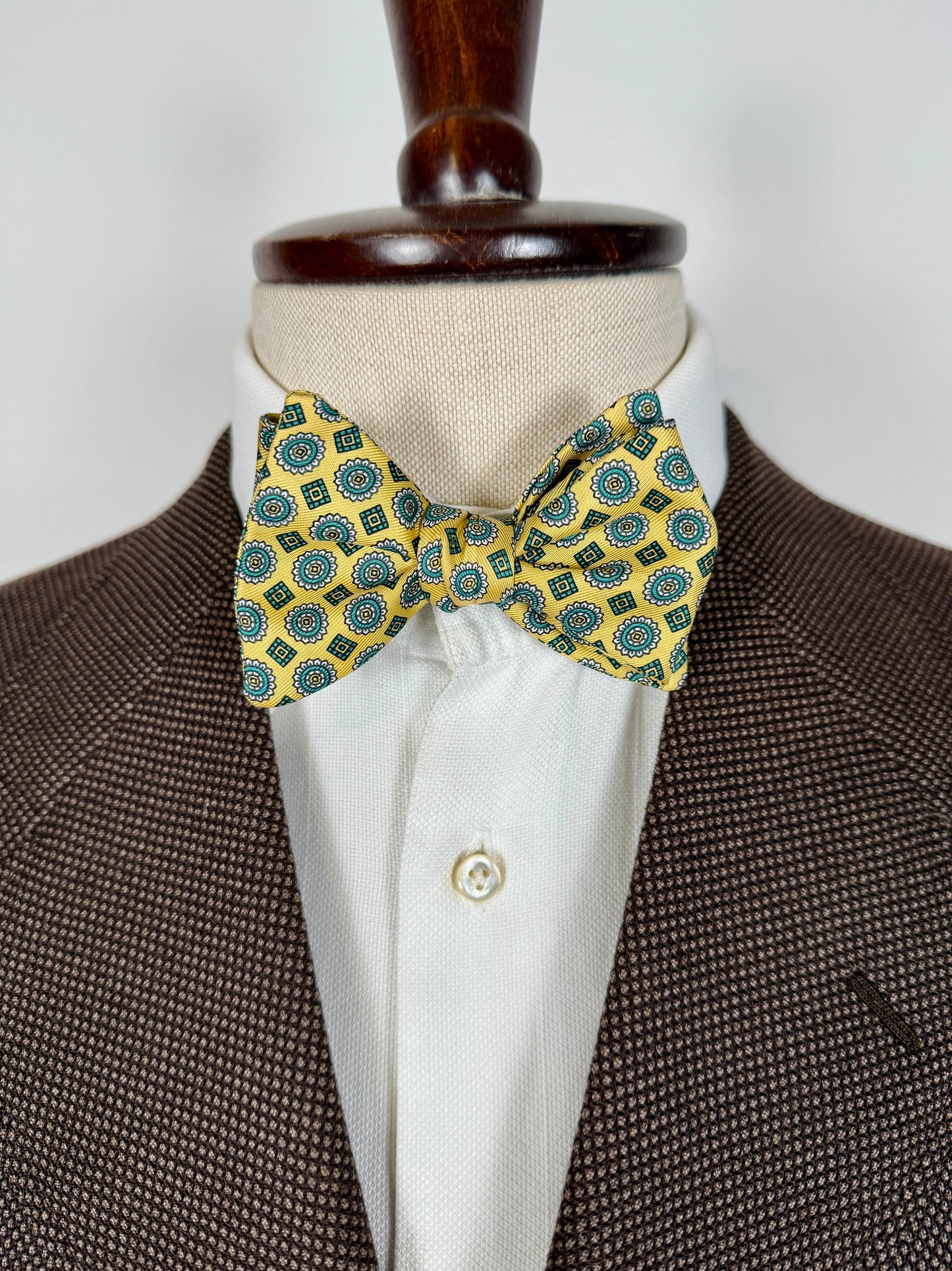 Papillon giallo micro fantasia verde e blu - collo >42