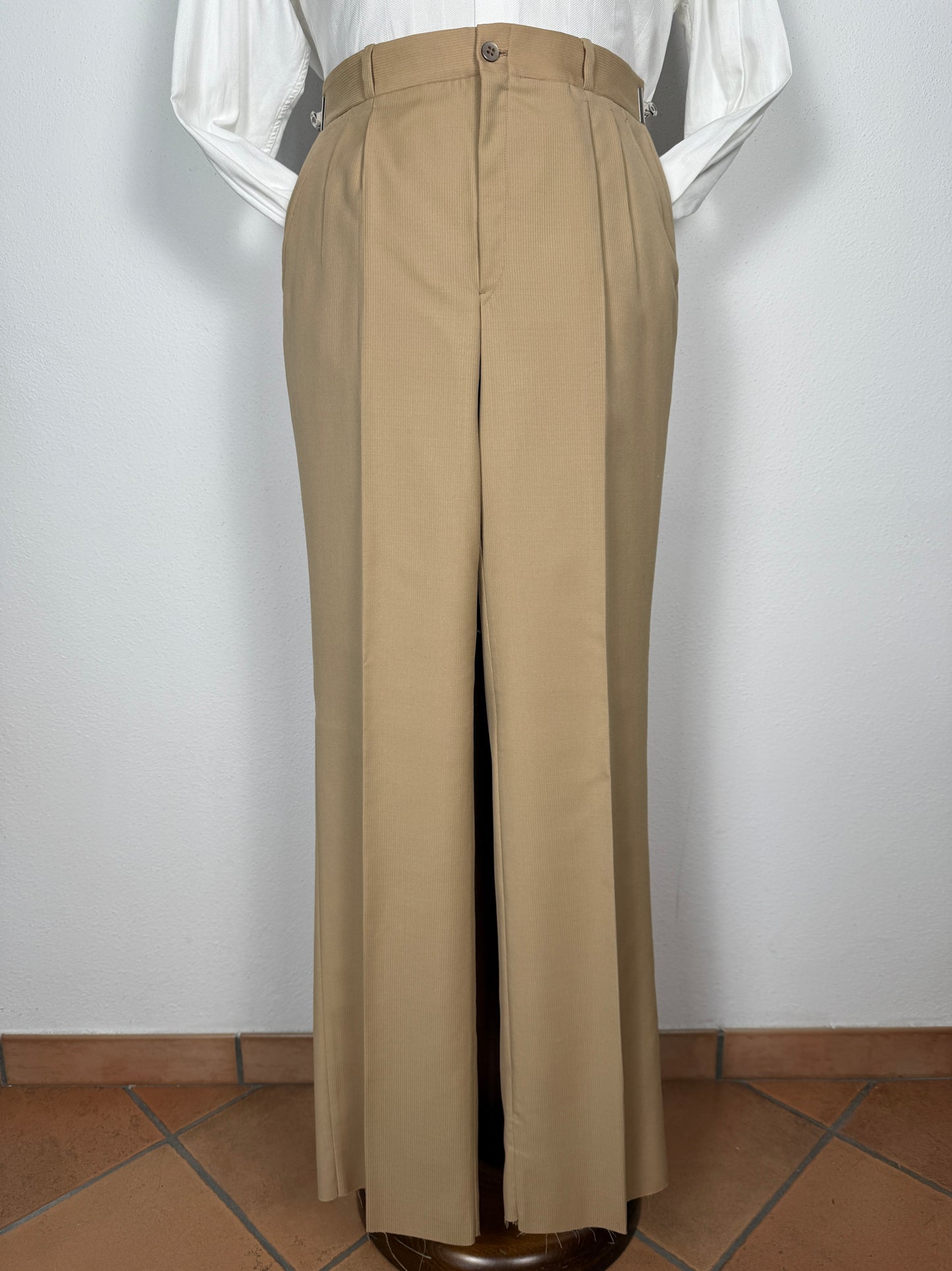 Pantalone sartoriale anni ‘70 in lana pettinata beige (nuovo) - tg. 44