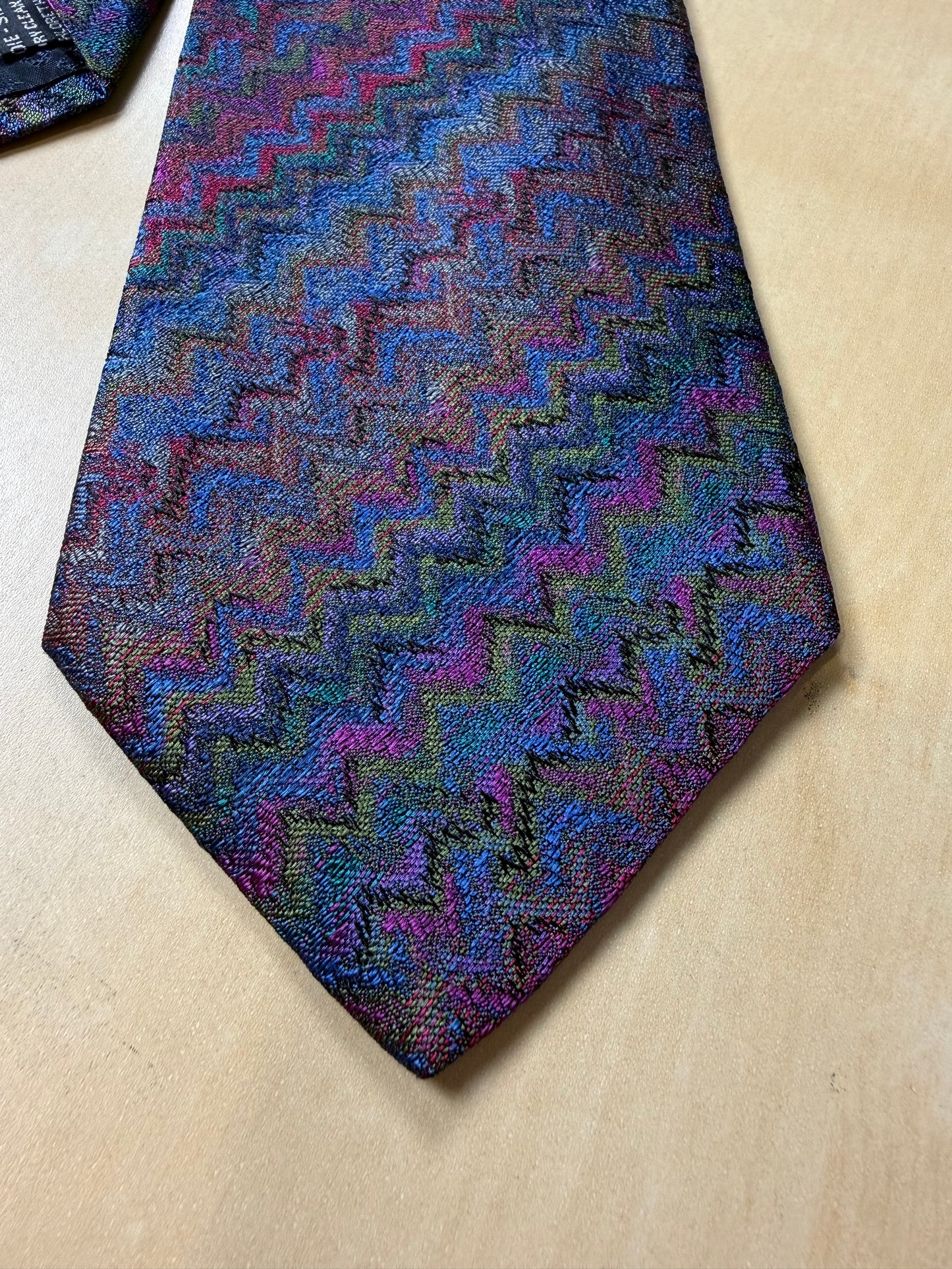 Cravatta Missoni zigzag multicolore viola e blu jacquard