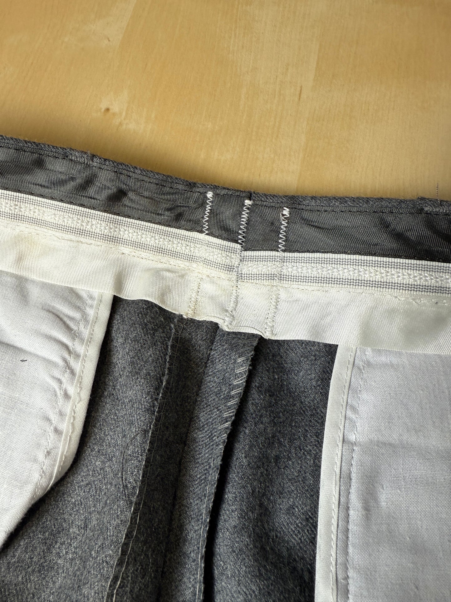 Pantaloni anni ‘90 flanella grigia con tasche alla carrettiera (NOS) - tg. 48