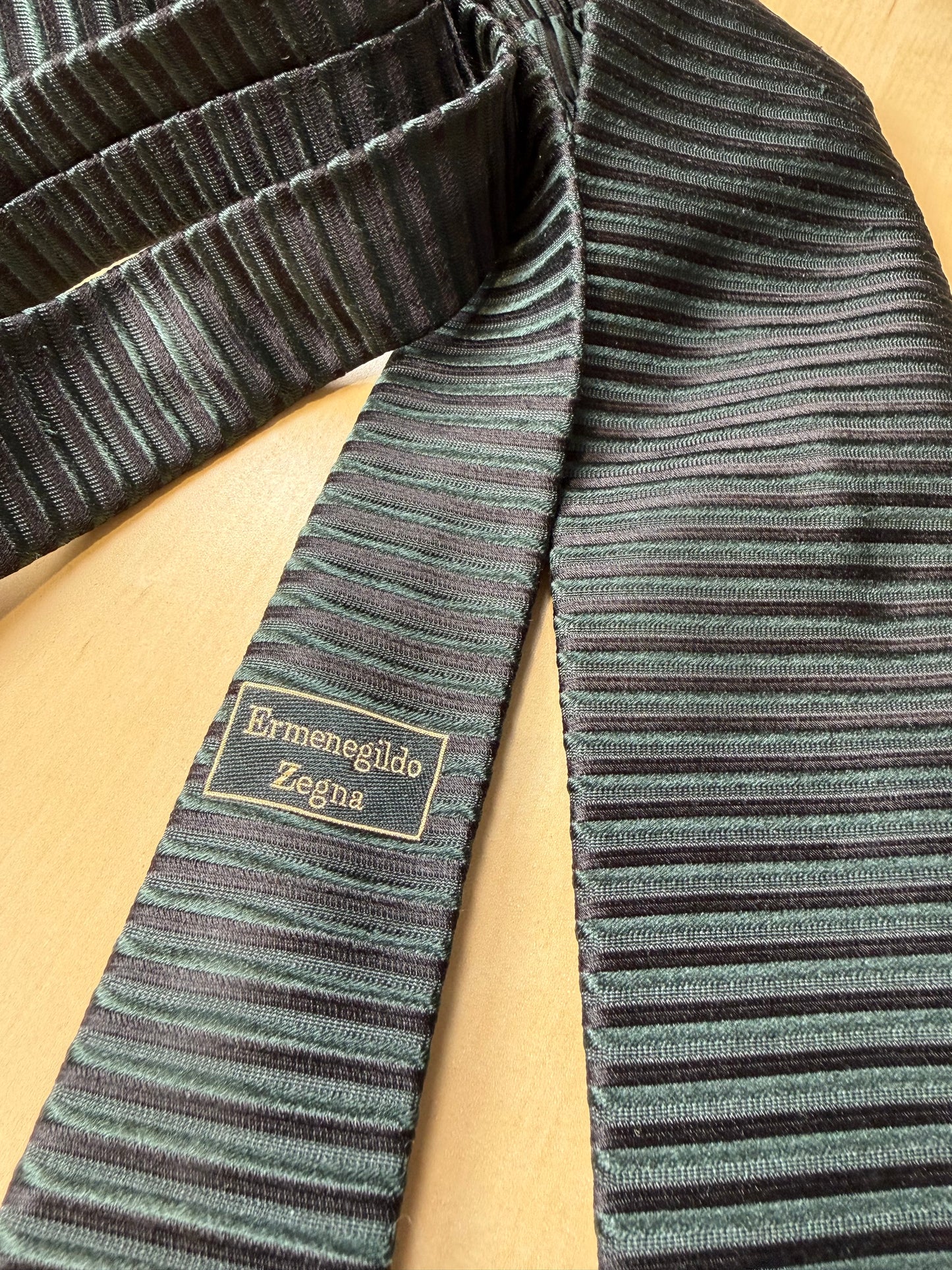 Cravatta Ermenegildo Zegna cannettata verde e nera