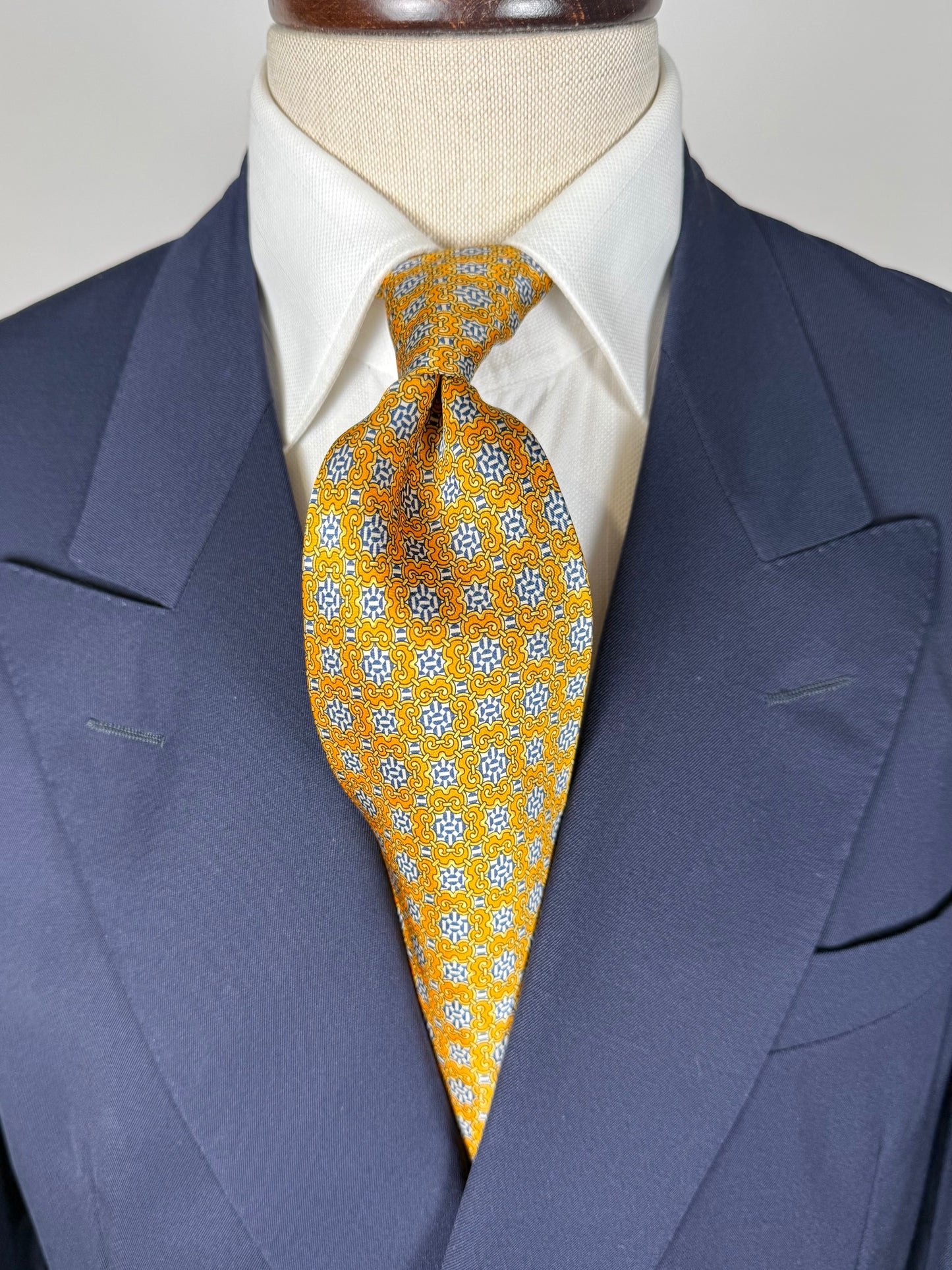 Cravatta Balmain fantasia mandala arancio e blu