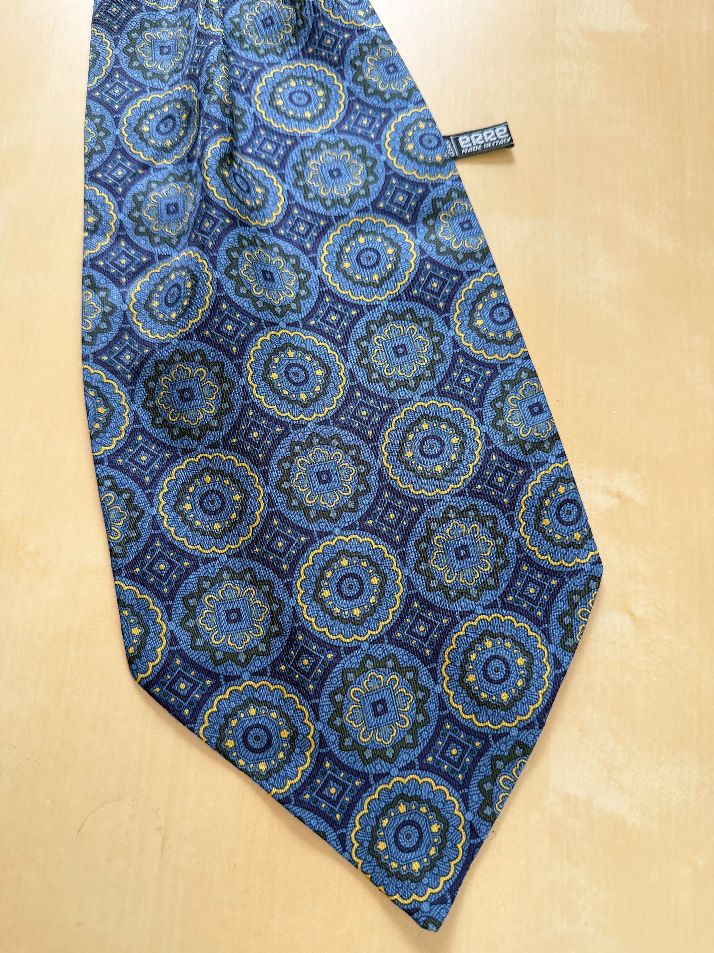 Ascot blu medaglioni mandala