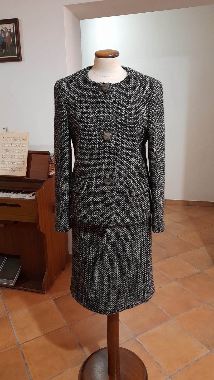 Max Mara skirt suit wool bouclé size 42