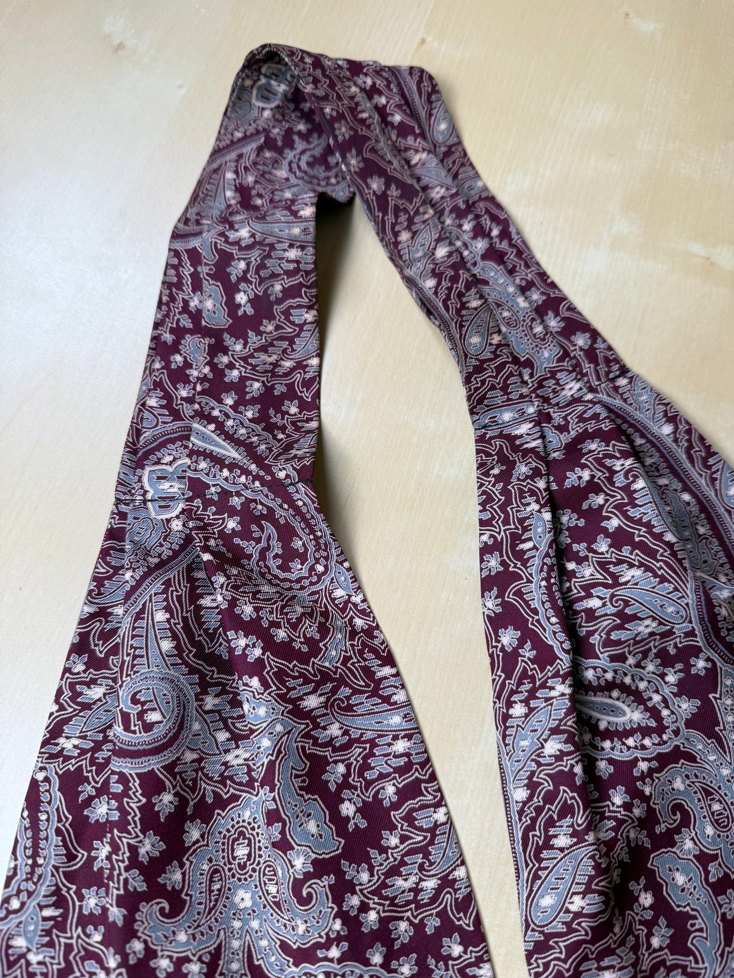 Ascot paisley bordeaux