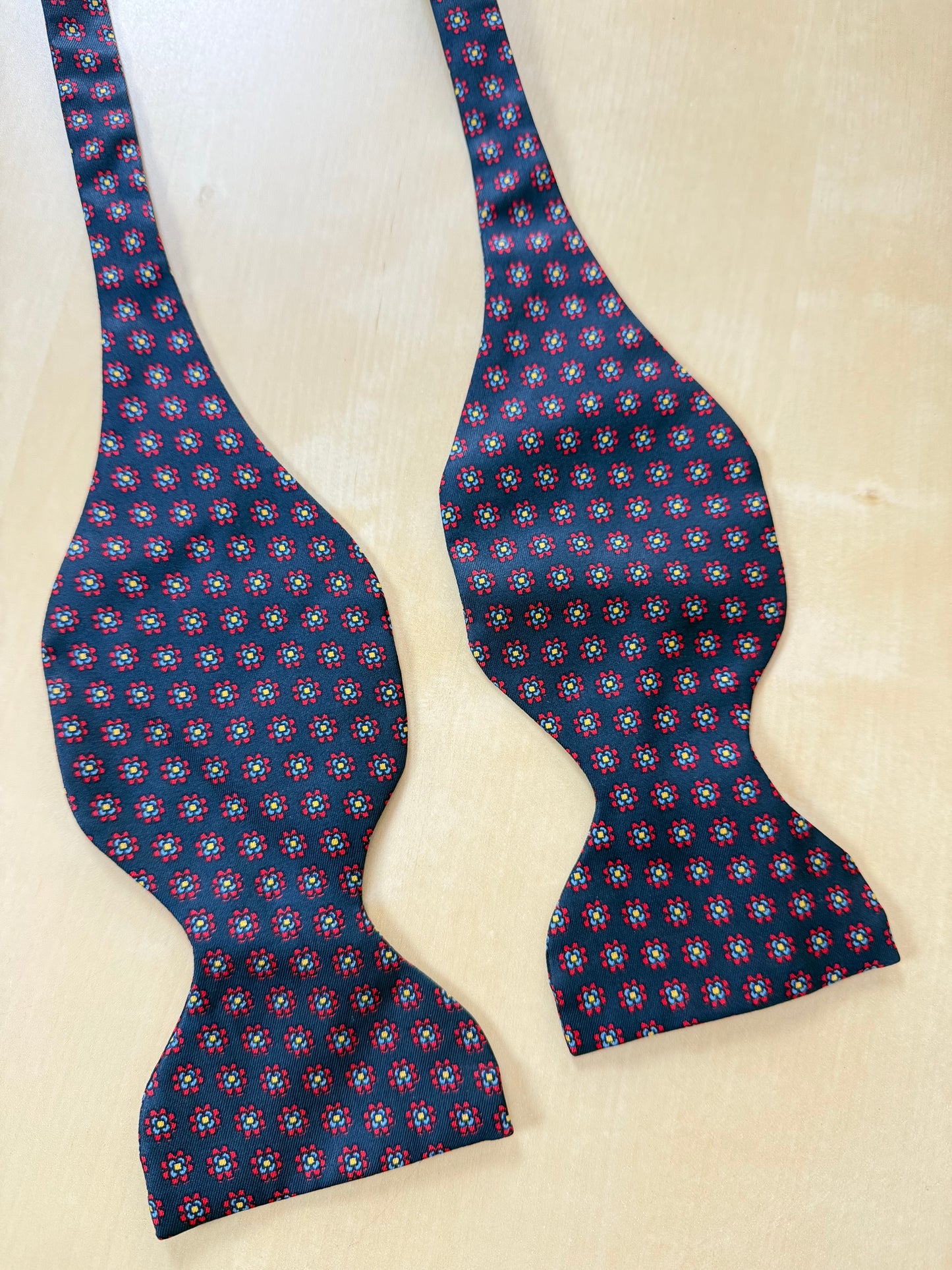 Papillon vintage blu micro fantasia fiori