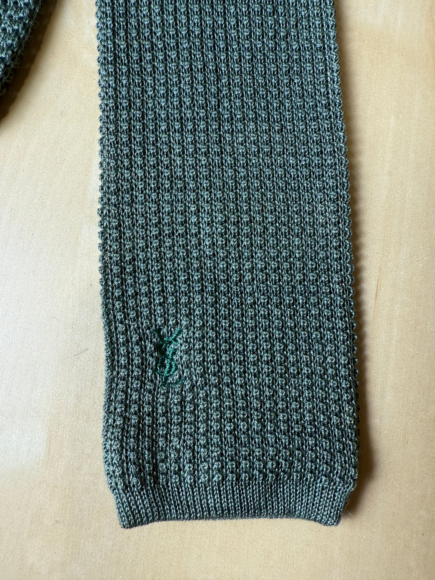 Cravatta Yves Saint Laurent in maglia di cotone verde