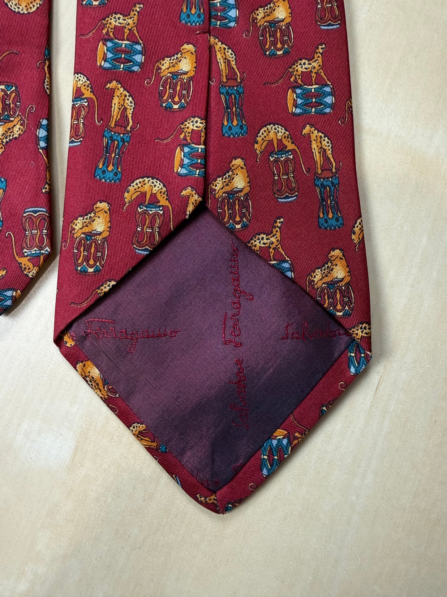 Cravatta Ferragamo con ghepardi