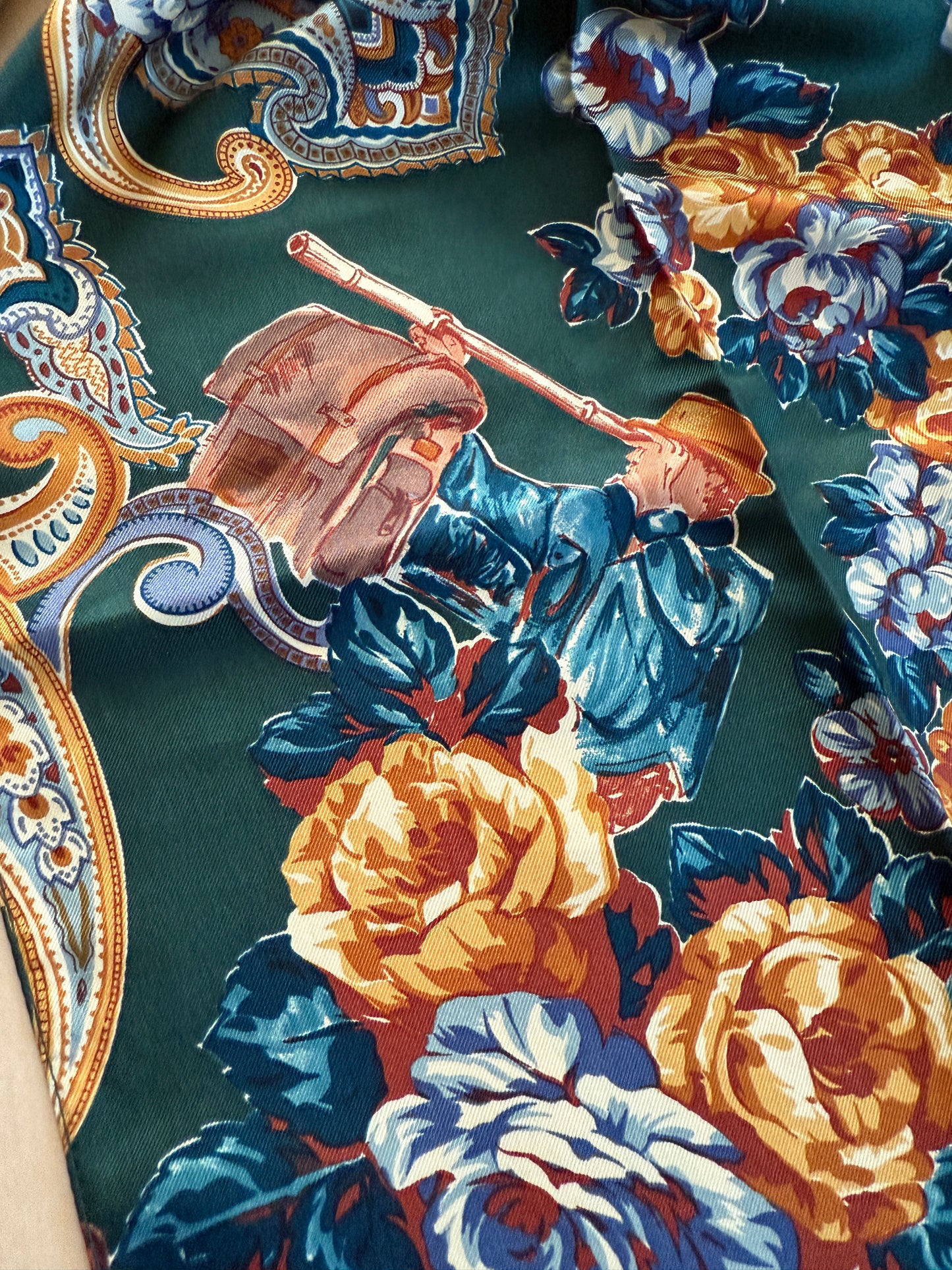 Sciarpa in seta Prochownick fantasia floreale e caccia