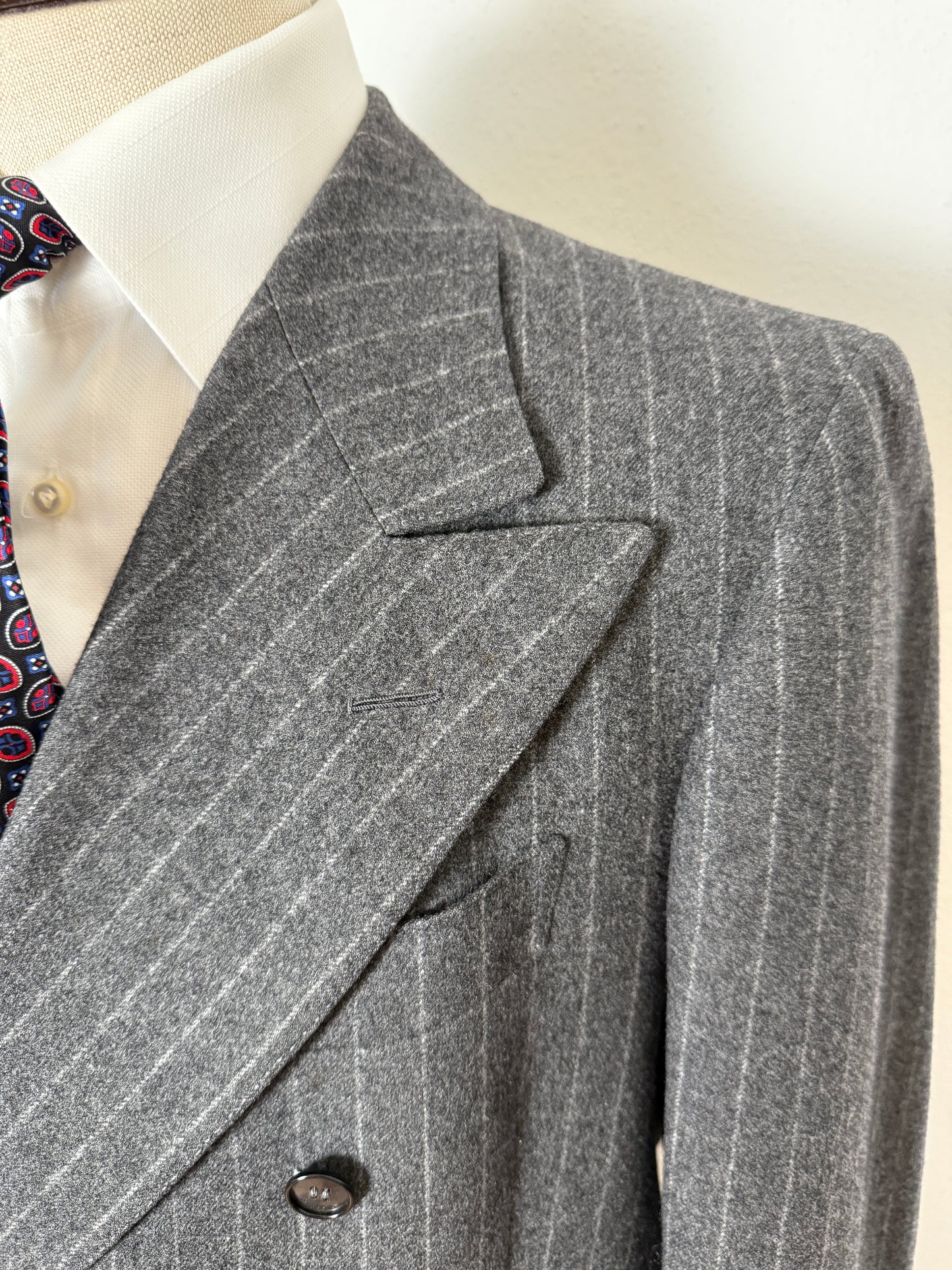 Completo doppiopetto sartoriale anni ‘70 in flanella grigio gessato - tg. 50/52 drop basso