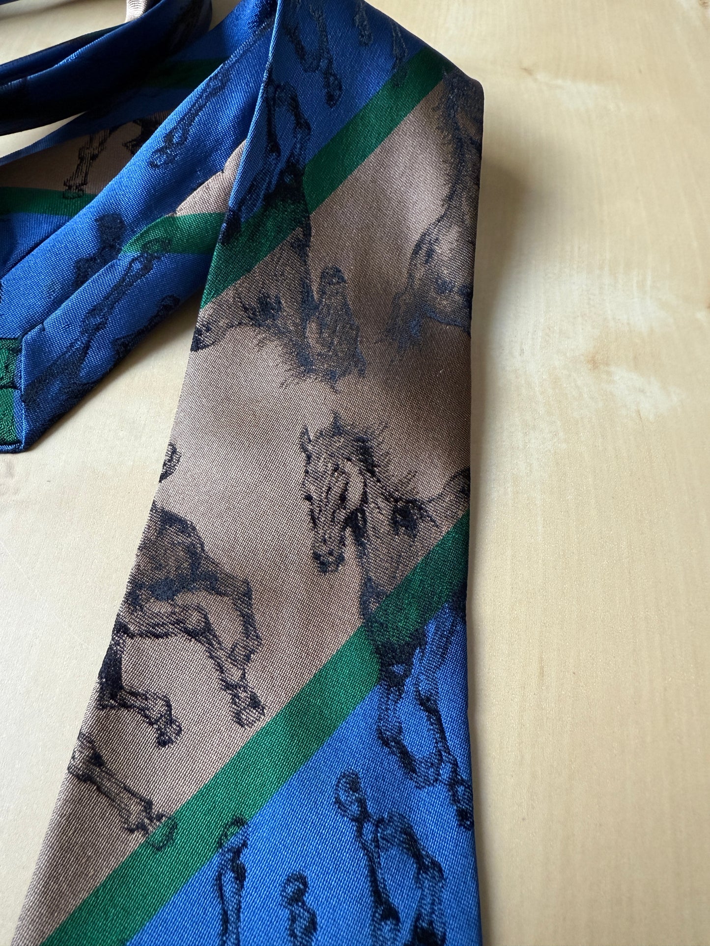 Cravatta vintage con cavalli neri jacquard