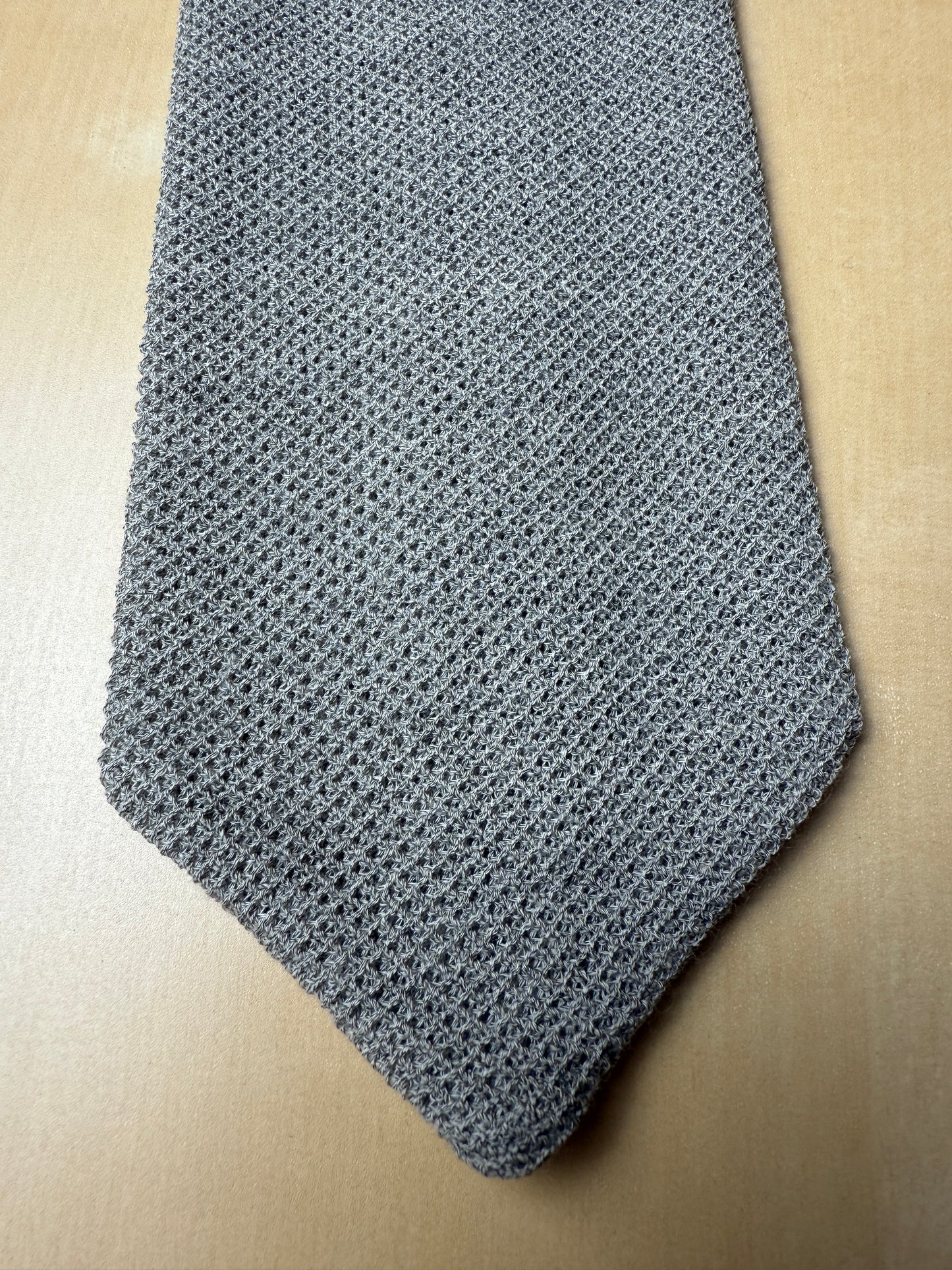 Cravatta Armani in maglia piquet grigio/salvia