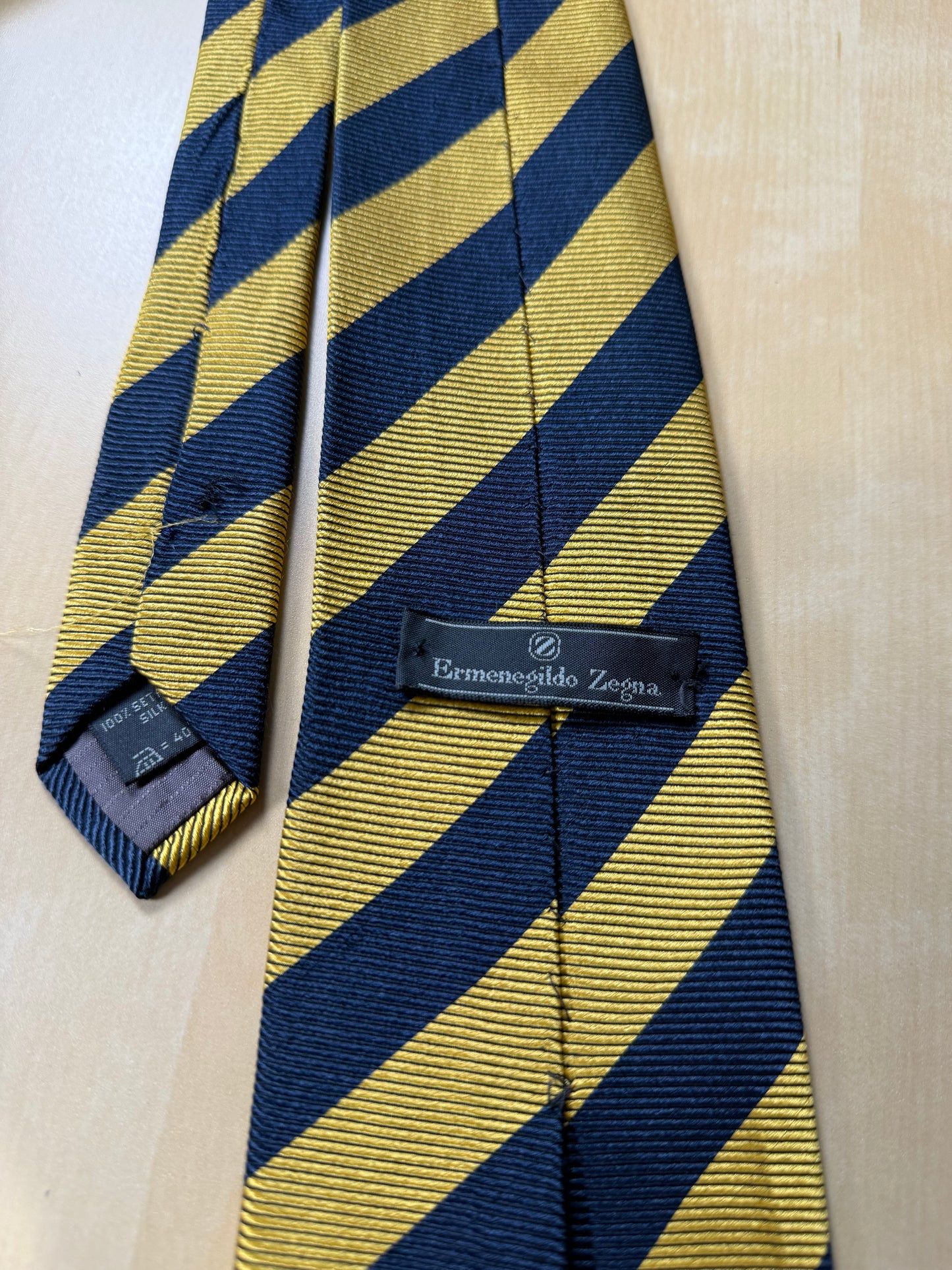 Cravatta Ermenegildo Zegna regimental navy e giallo