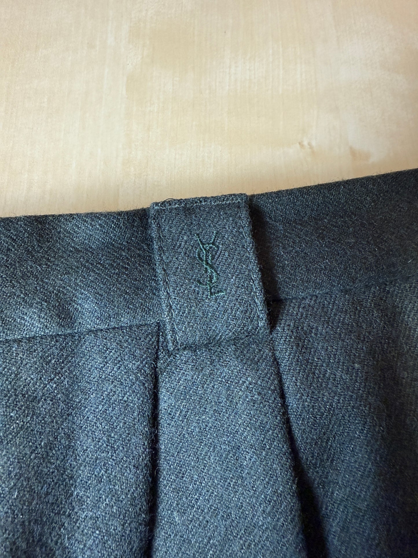 Pantaloni Yves Saint Laurent anni ‘80 in flanella verde scuro - tg. 50