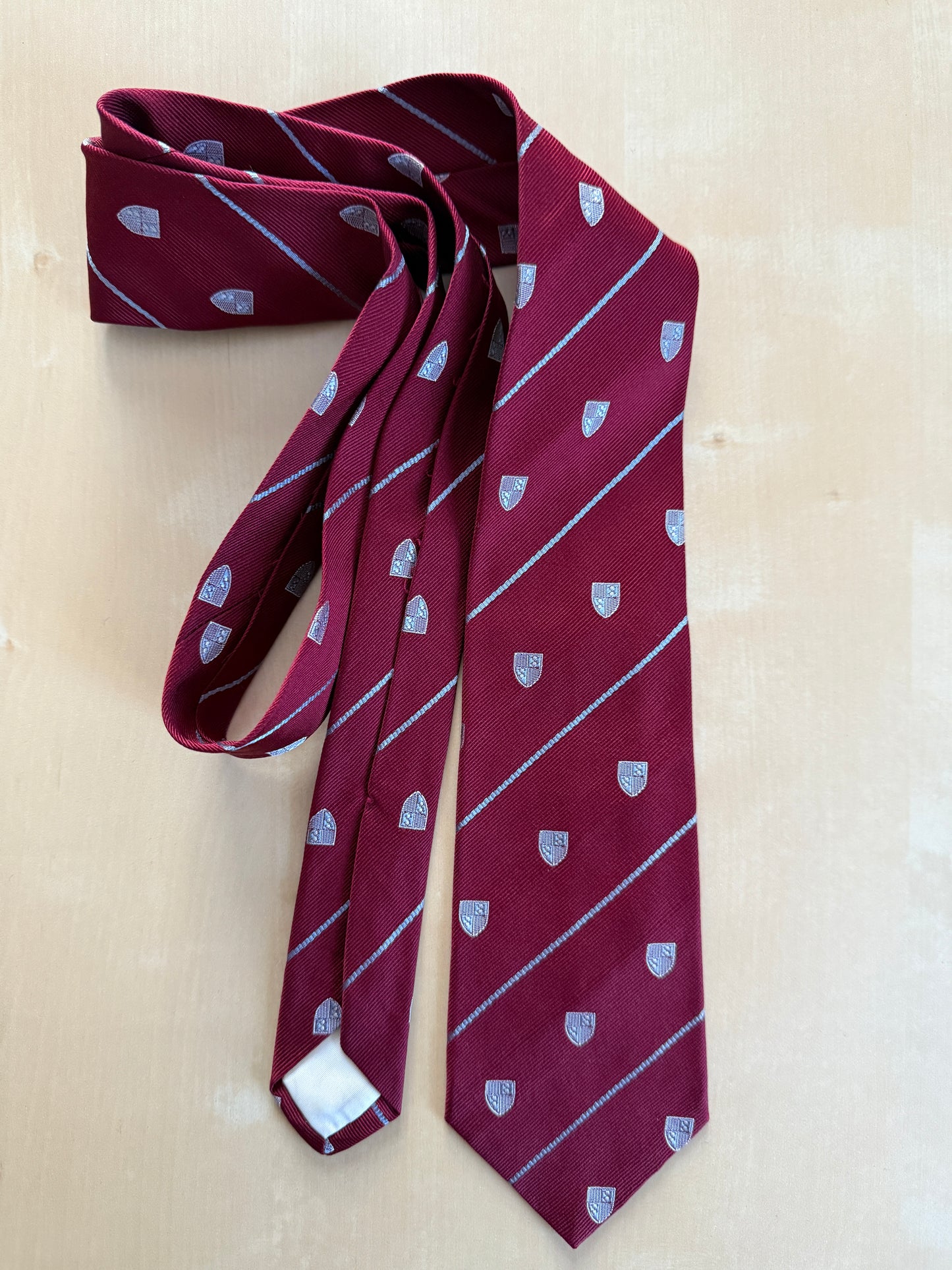 Cravatta regimental con stemmi