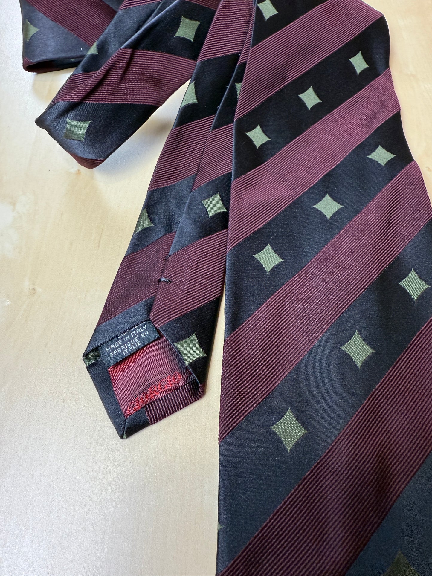 Cravatta Giorgio Armani regimental rossa e antracite con rombi