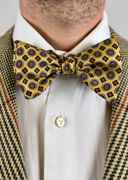 Papillon giallo micro fantasia rosso - collo >41