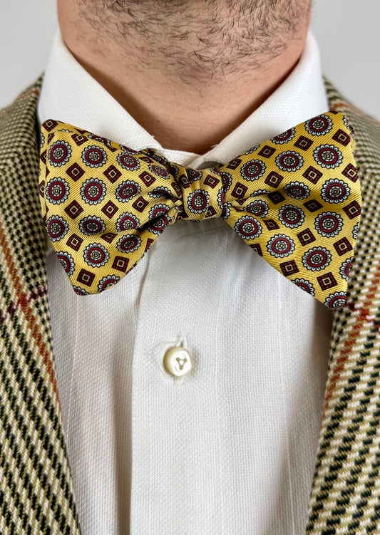 Papillon giallo micro fantasia rosso - collo >41