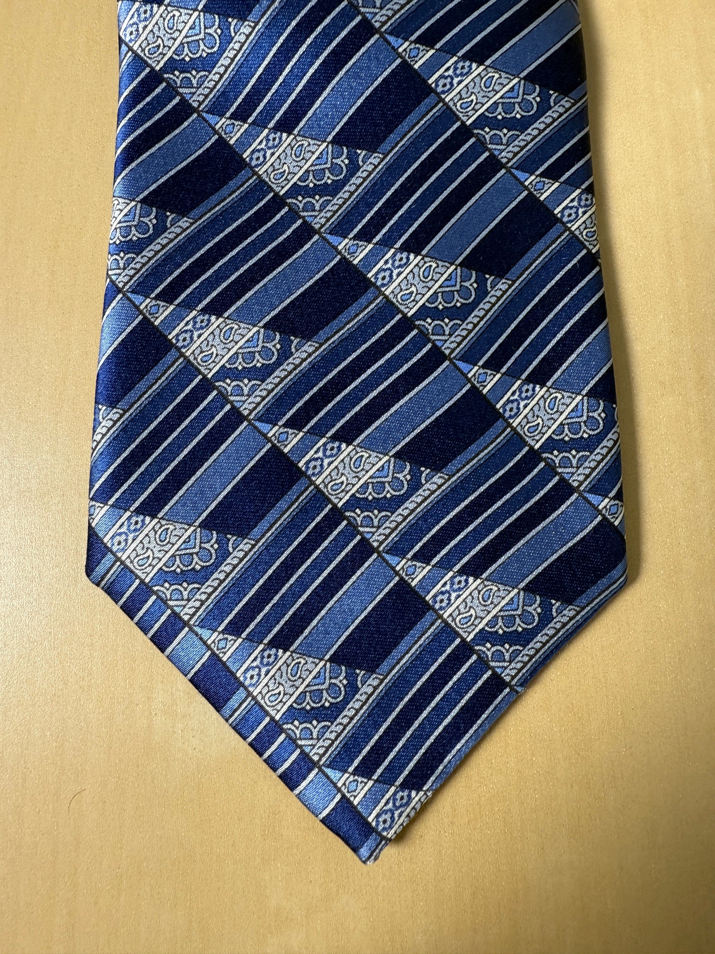 Cravatta Yves Saint Laurent fantasia geometrica blu