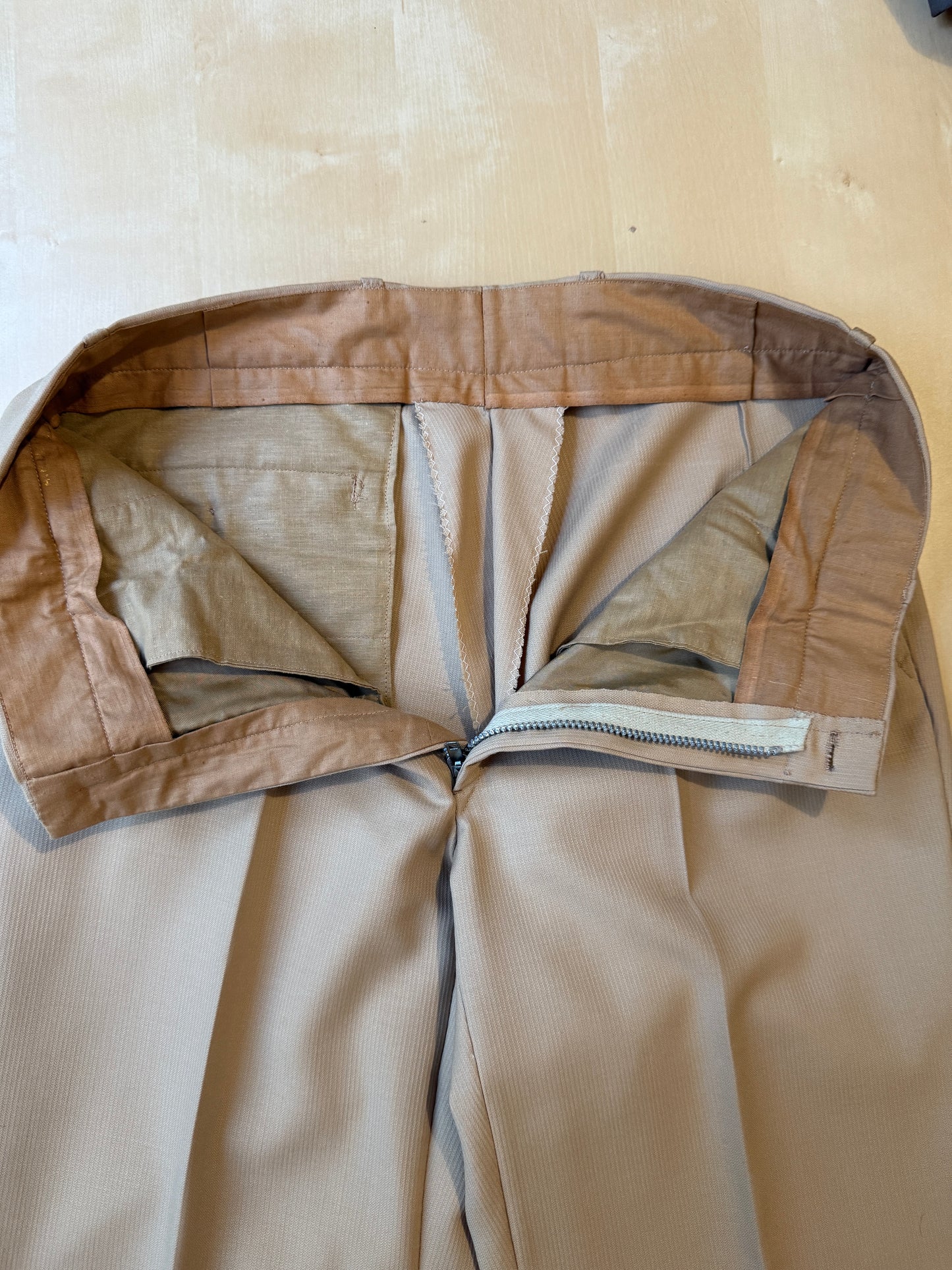 Pantalone sartoriale anni ‘70 in lana pettinata beige (nuovo) - tg. 44