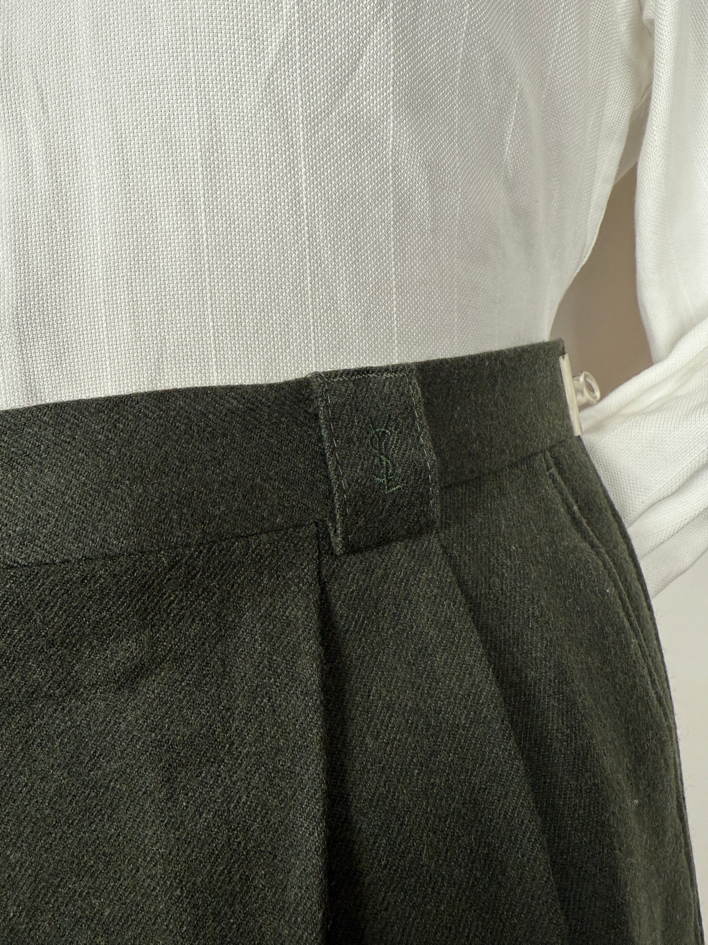 Pantaloni Yves Saint Laurent anni ‘80 in flanella verde scuro - tg. 50