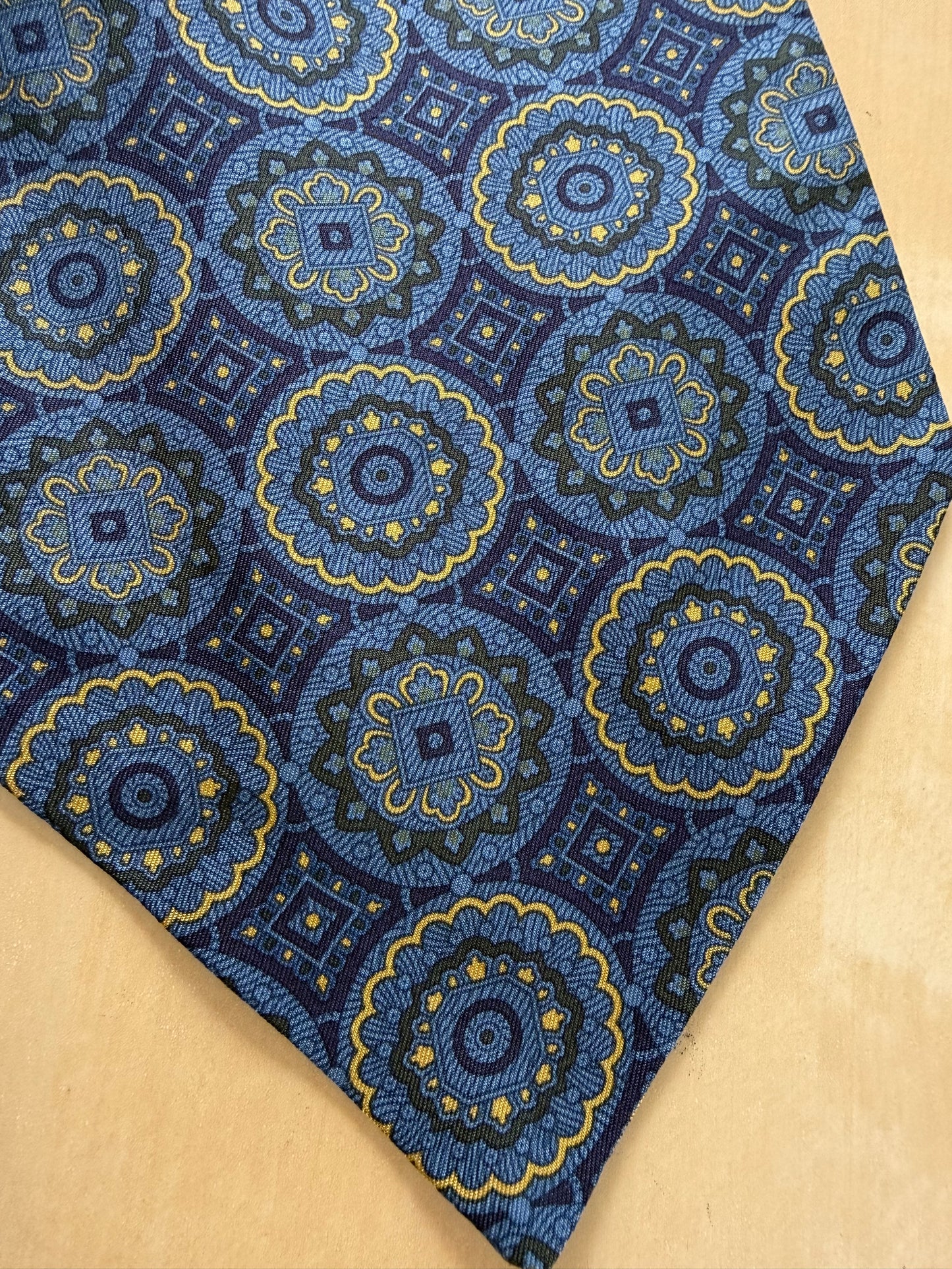 Ascot blu medaglioni mandala
