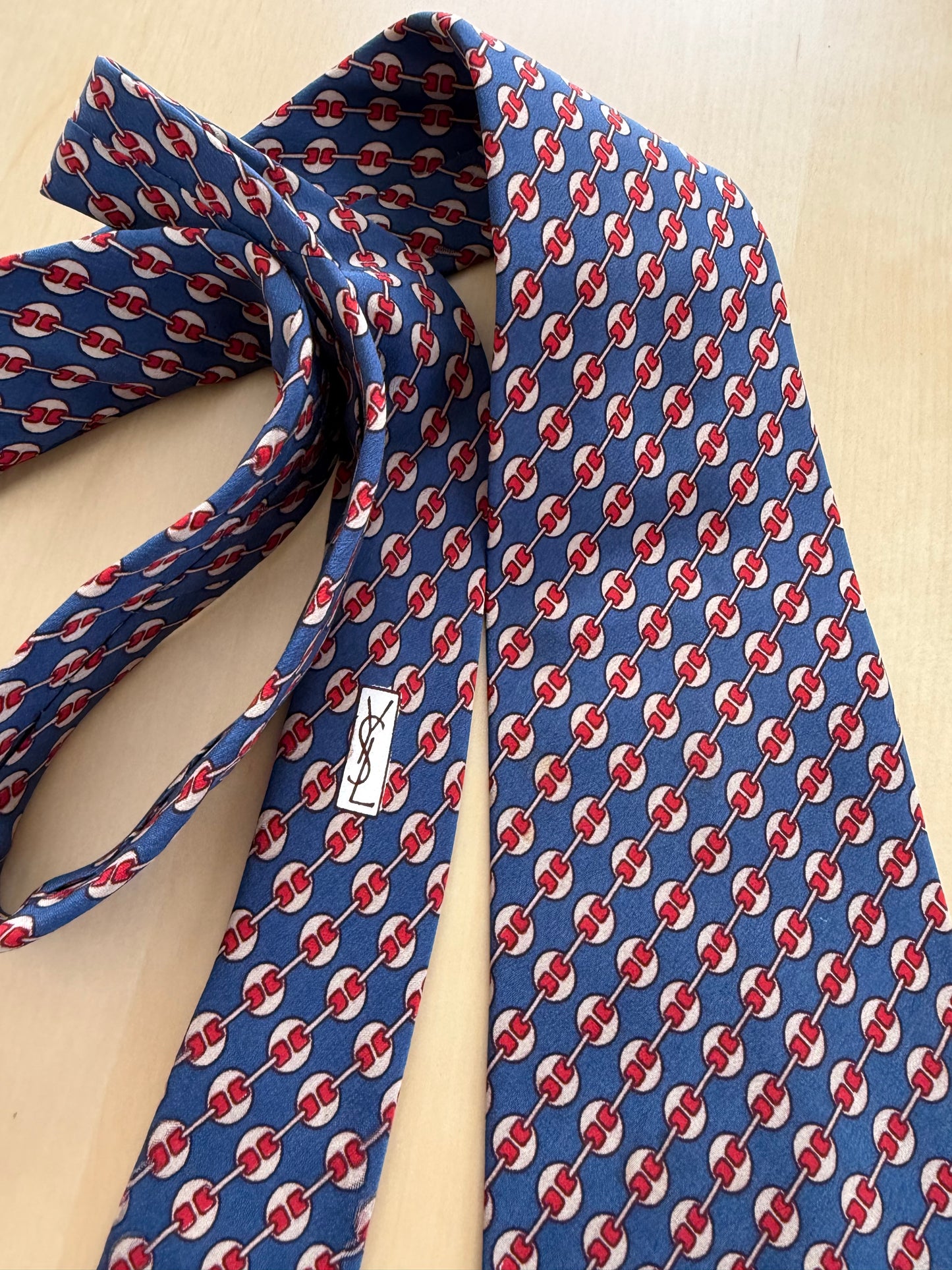 Cravatta Yves Saint Laurent anni ‘70 fantasia diagonale