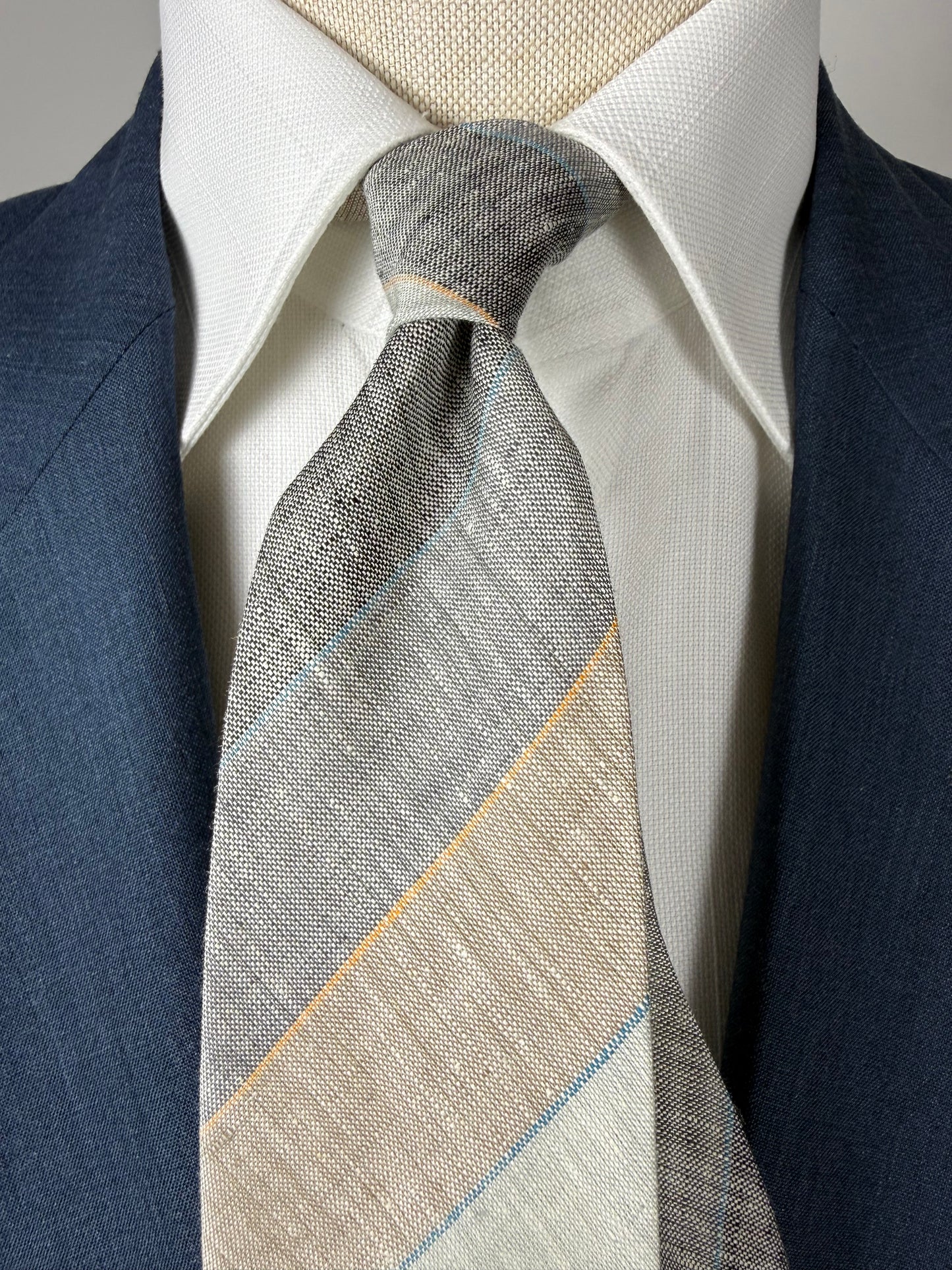 Cravatta vintage in lino grigio chiaro