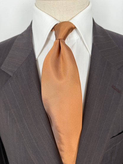 Cravatta in raso nocciola tinta unita