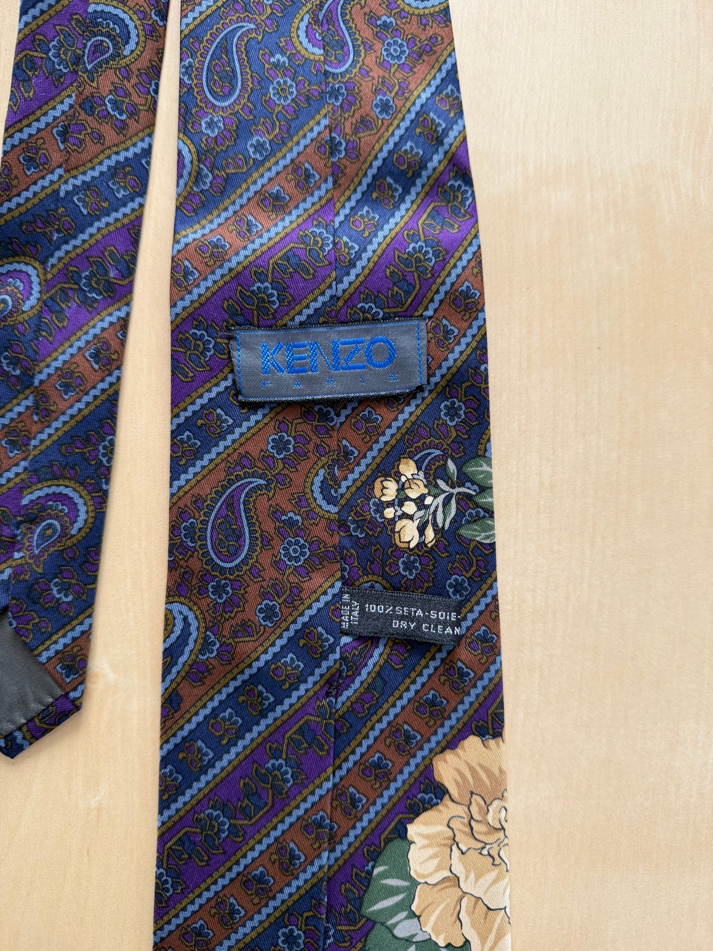 Cravatta Kenzo floreale e righe