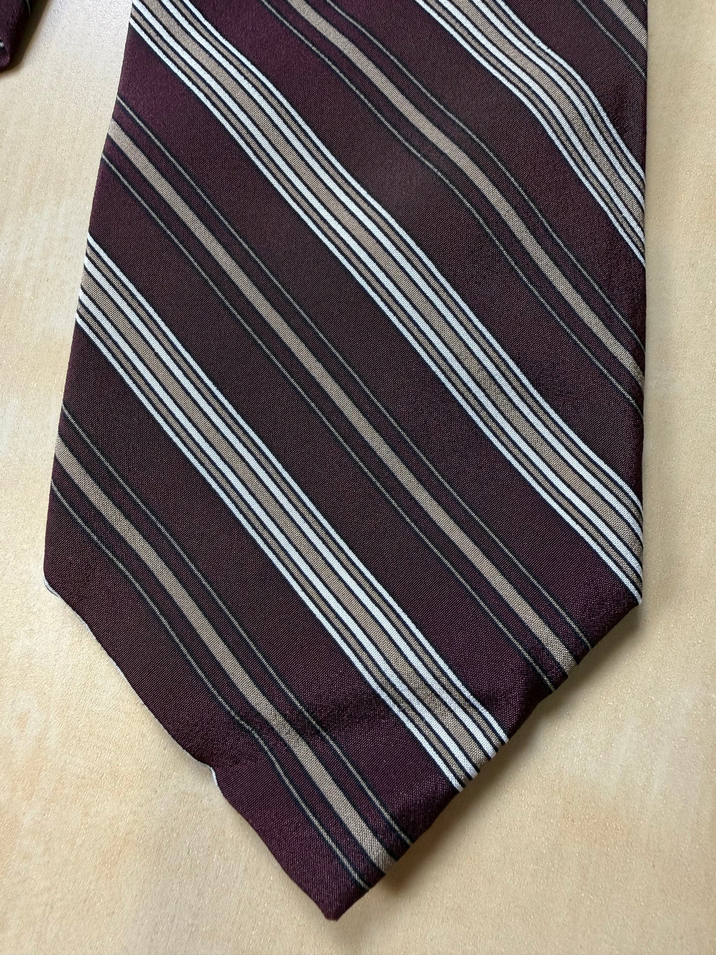 Cravatta Yves Saint Laurent vintage crêpe a righe