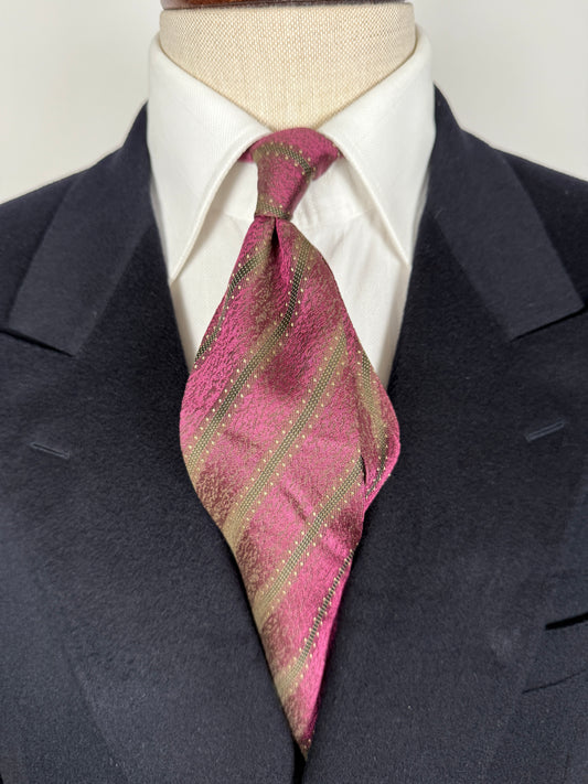 Cravatta Hilton anni ‘80 rosa jacquard a righe