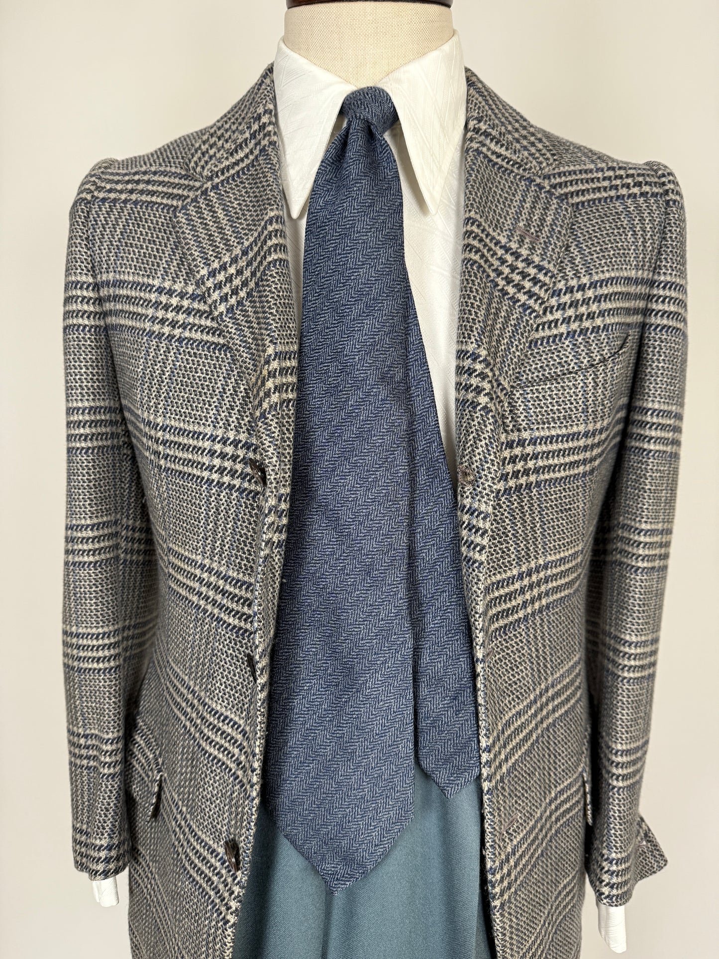 Cravatta in lana e seta blu herringbone