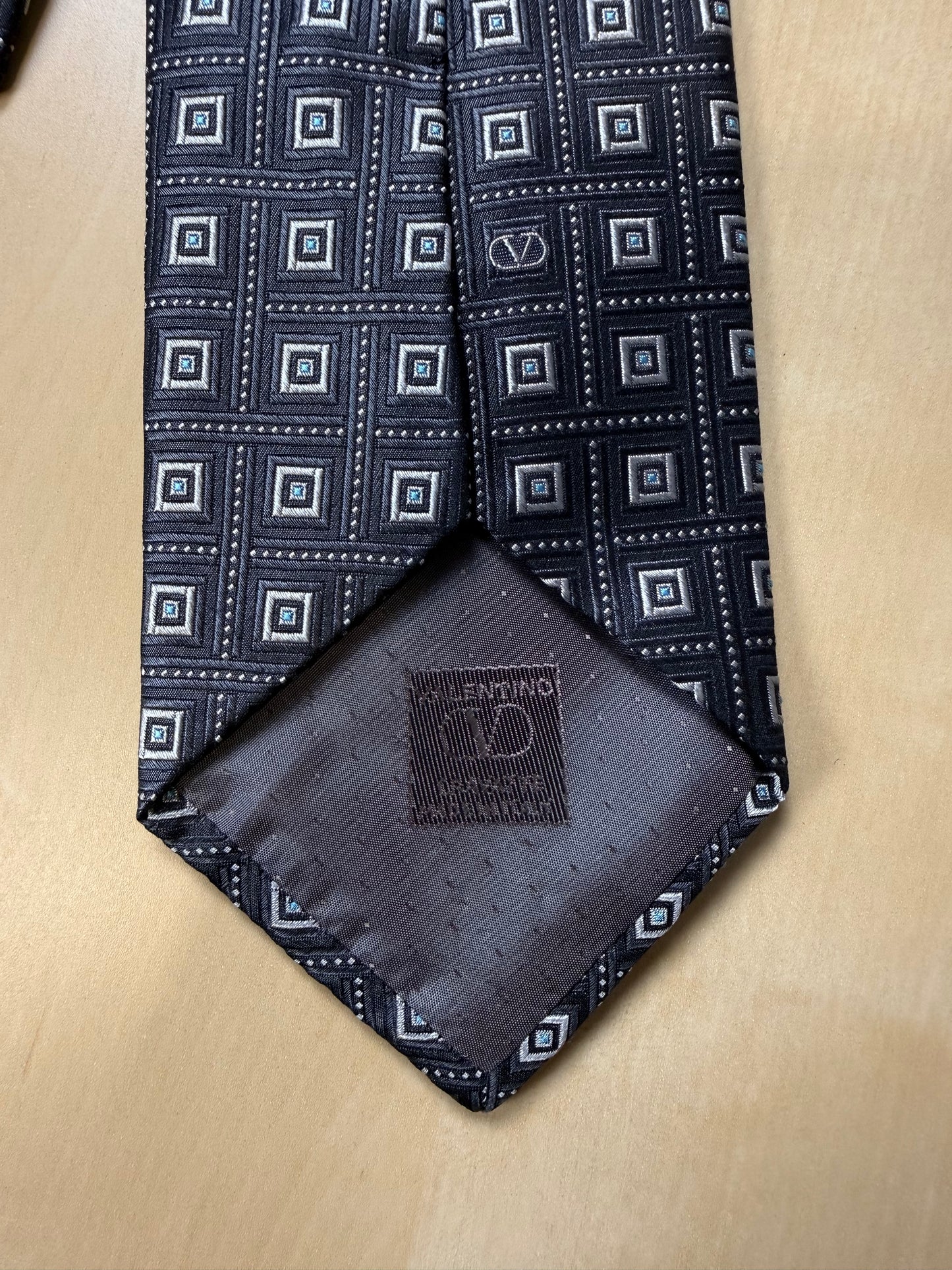 Cravatta Valentino grigia quadrati argento