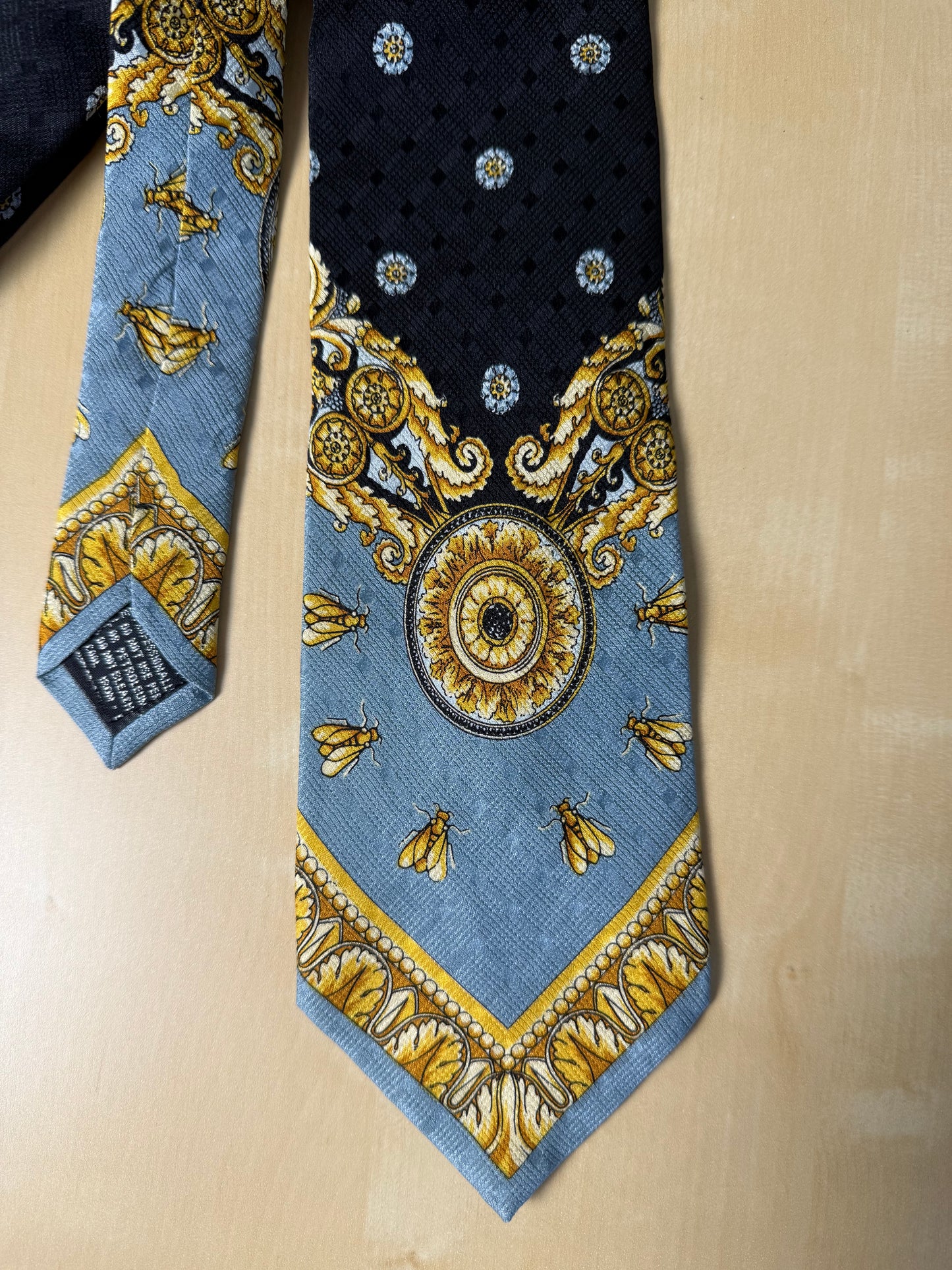 Cravatta Versace jacquard stampa barocca