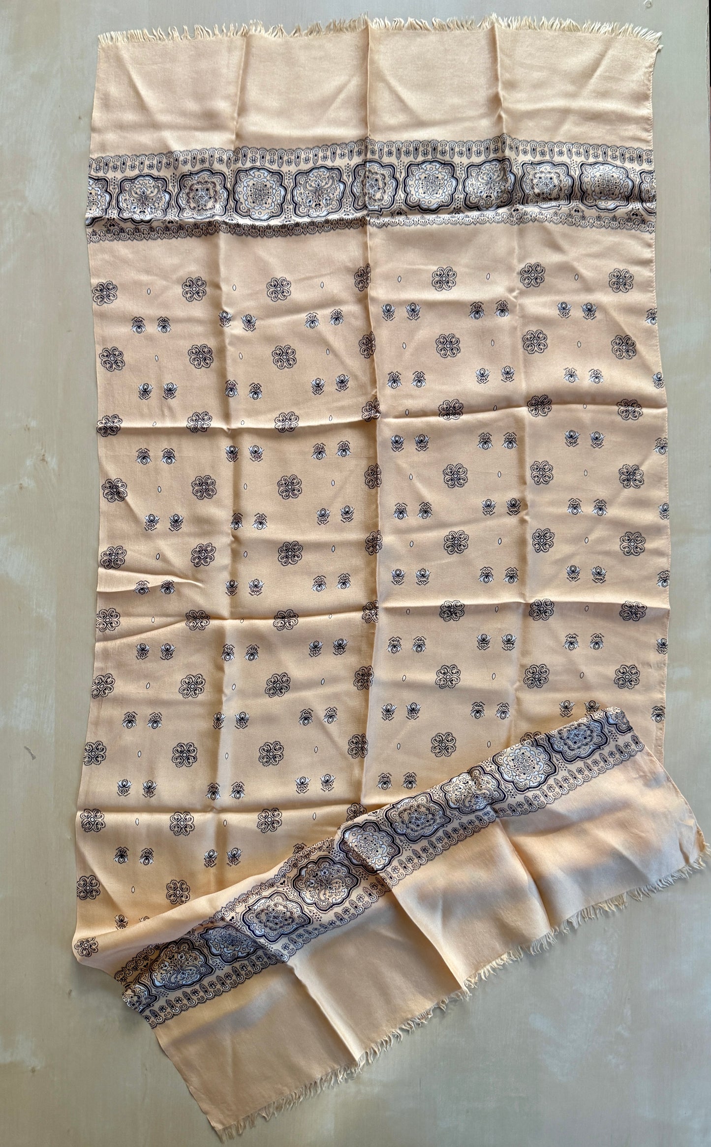 Sciarpa foulard in seta giallo crema micro fantasia