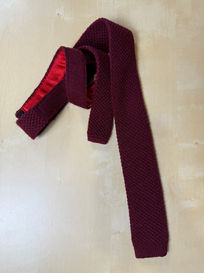 Cravatta in maglia di lana bordeaux