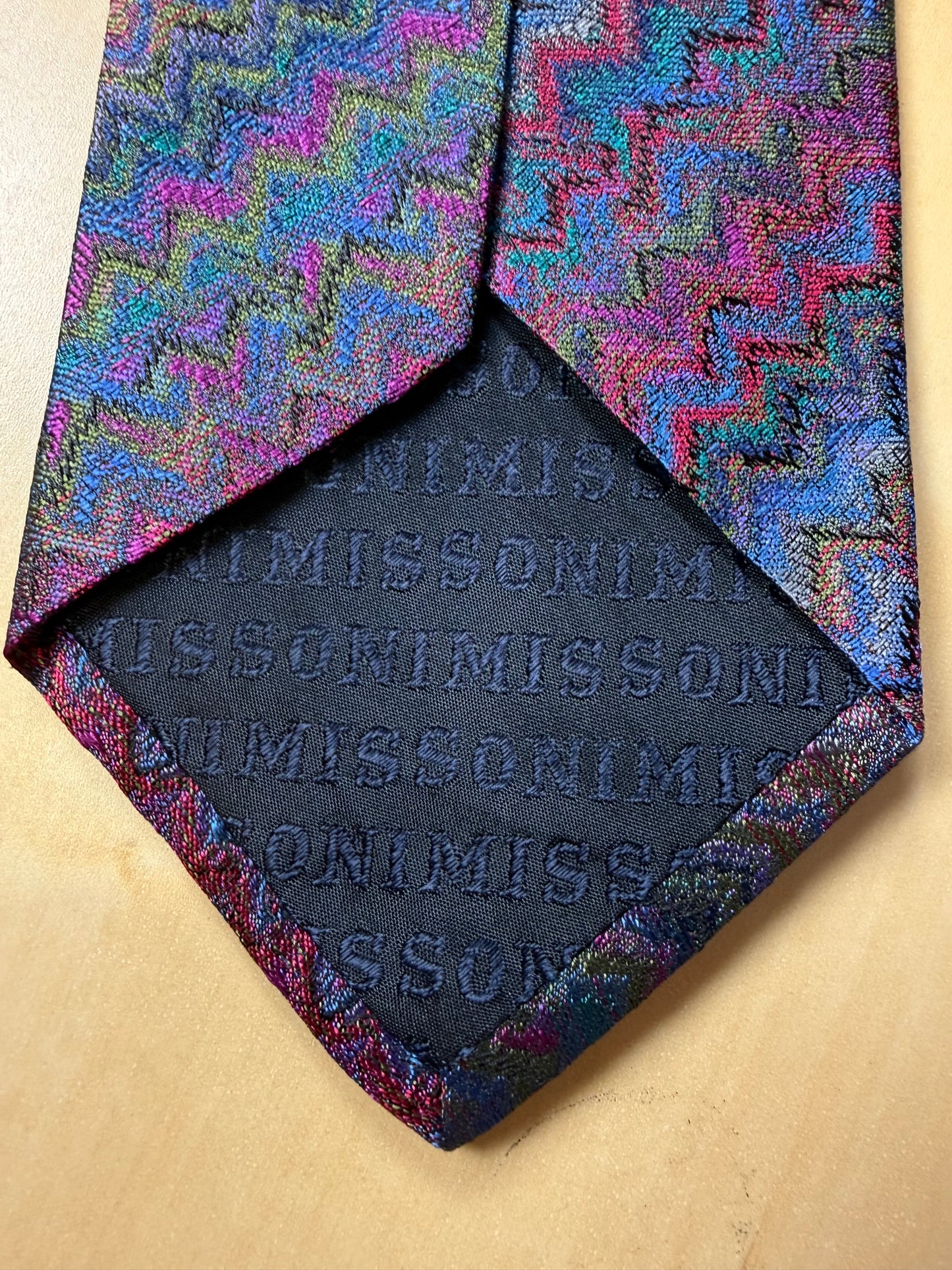 Cravatta Missoni zigzag multicolore viola e blu jacquard