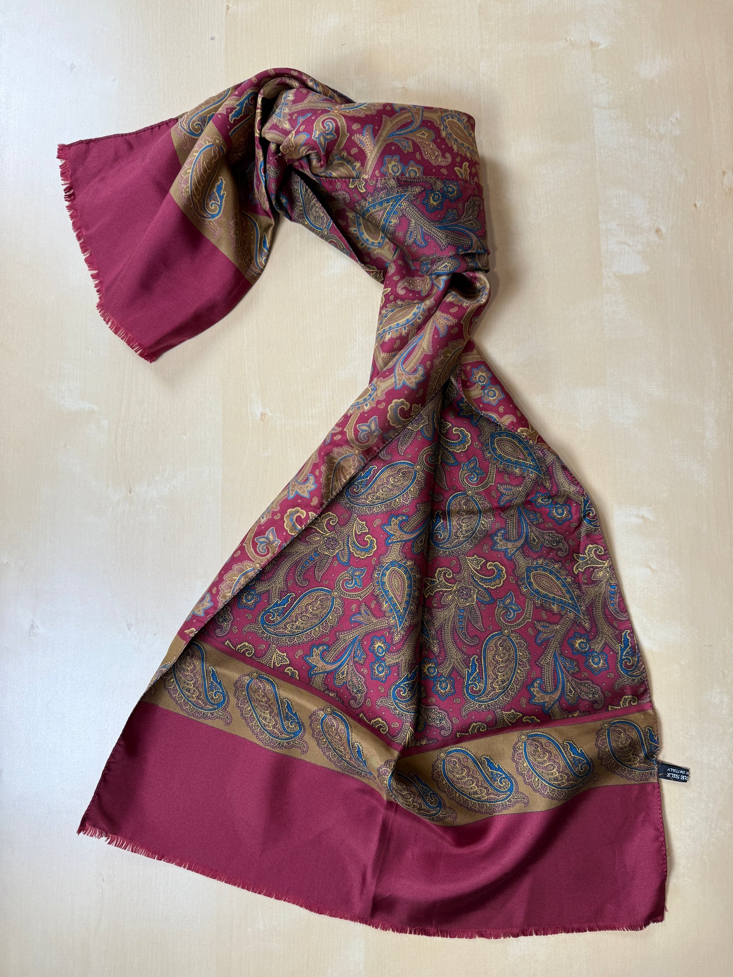 Sciarpa in seta paisley vintage rosso e cachi