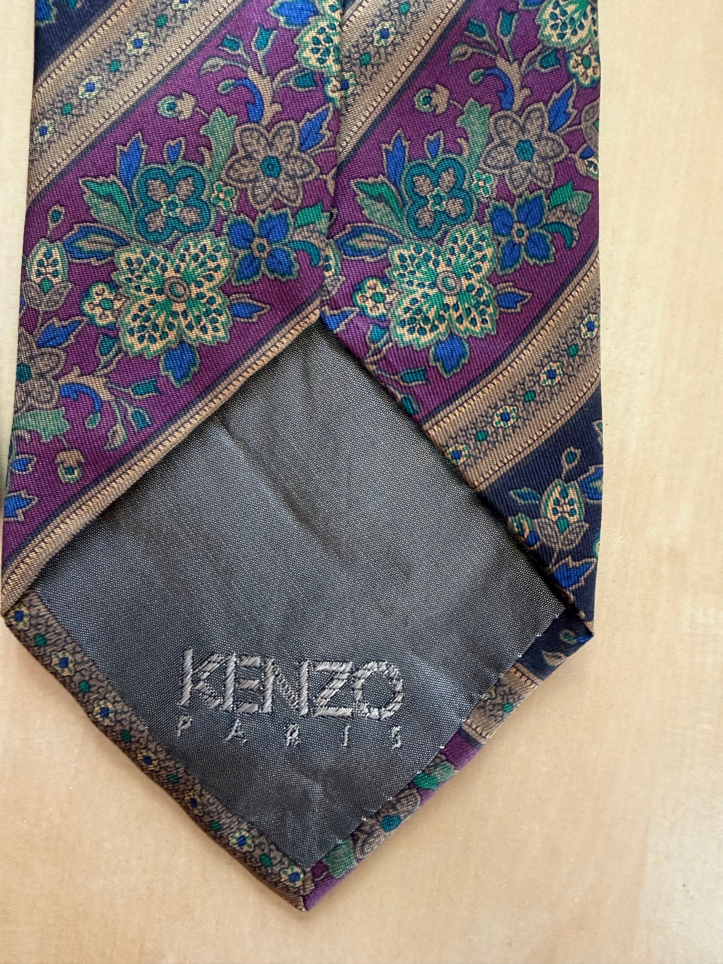 Cravatta Kenzo floreale e regimental