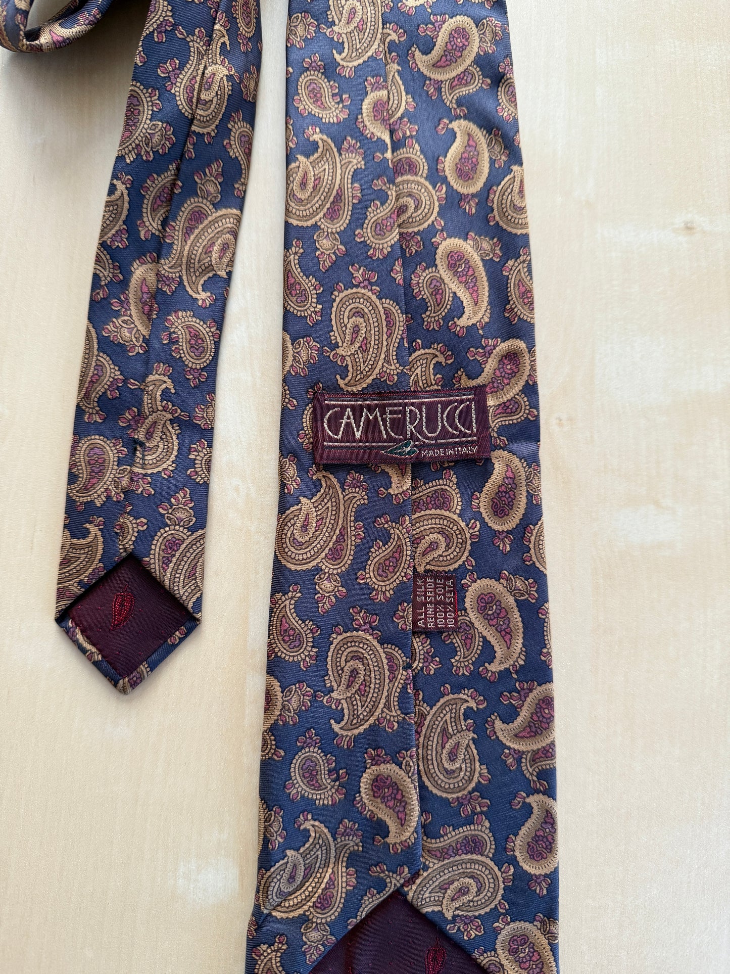 Cravatta paisley cachi fondo blu